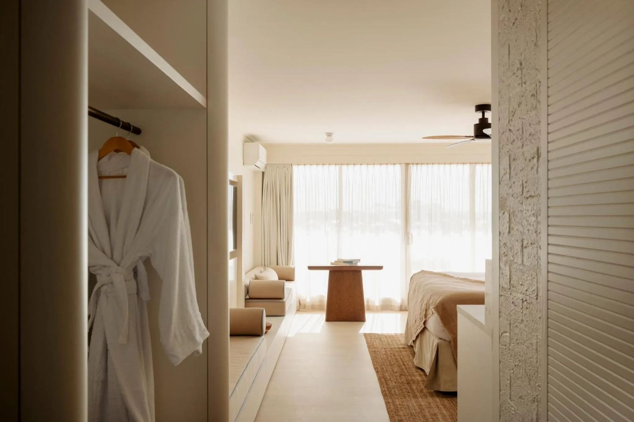 wardrobe, Bed in Marina Resort