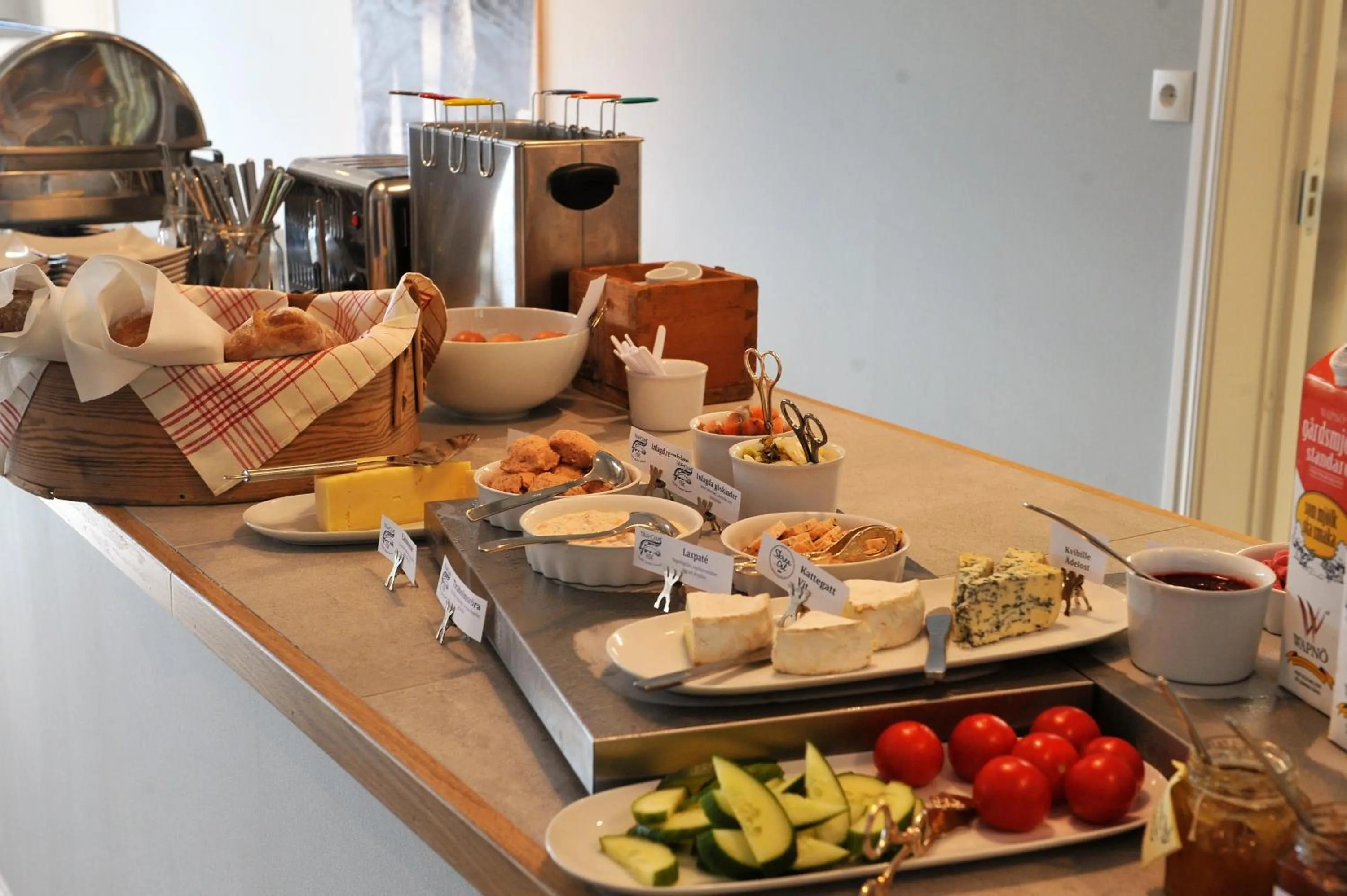 Breakfast in Tiraholms hotell