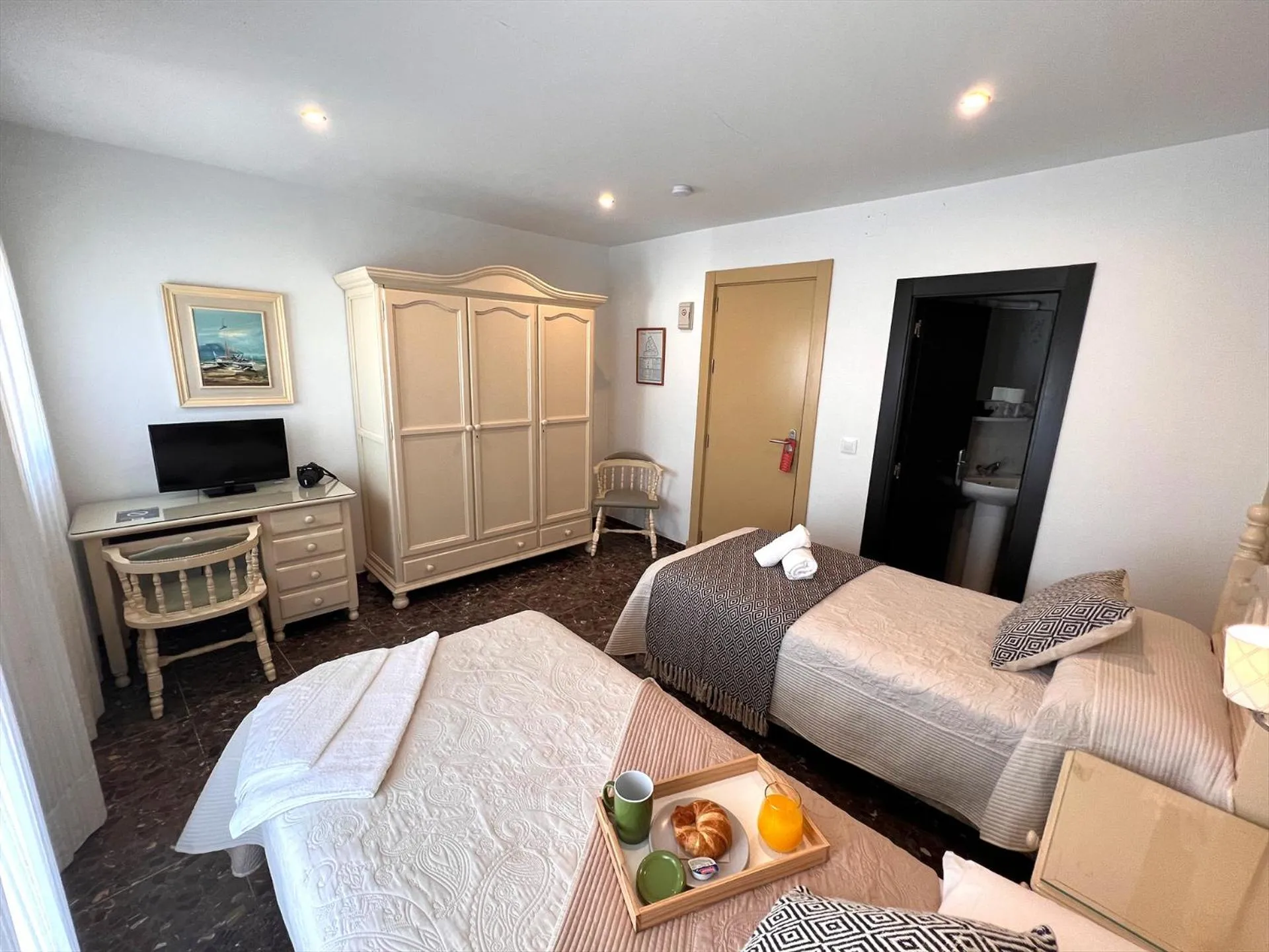 Photo of the whole room, Bed in La Janda