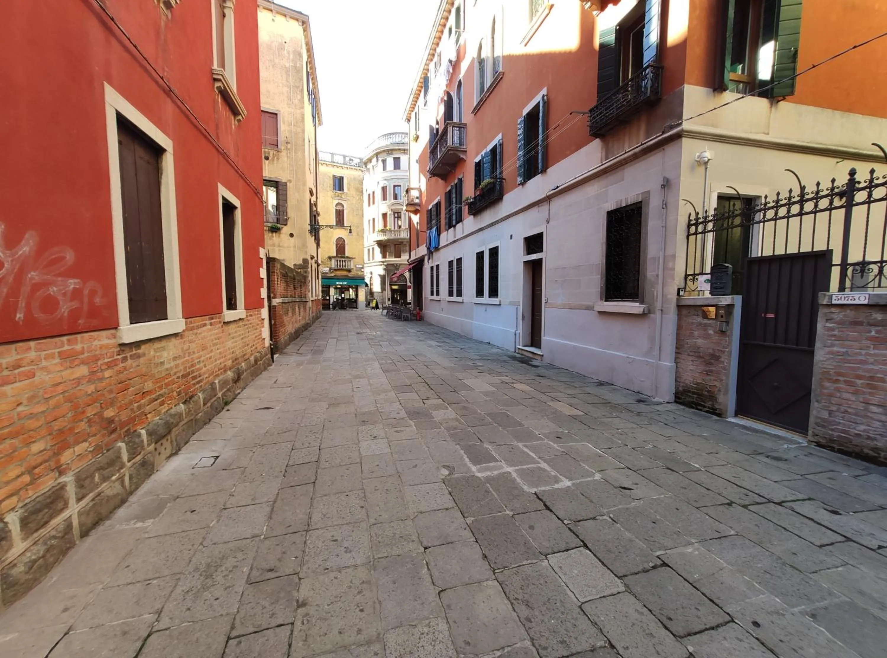 Facade/entrance in San Polo Star