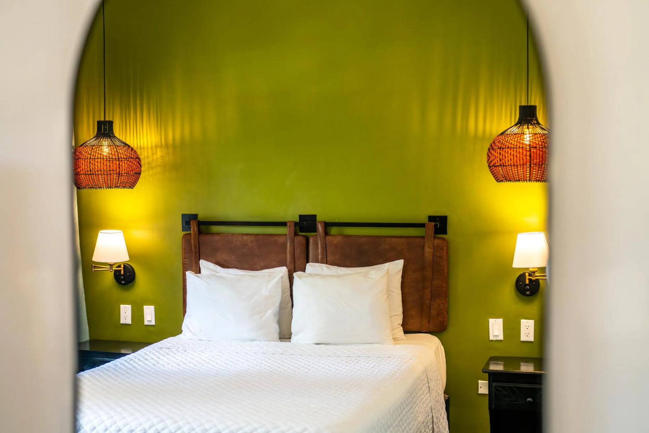 Bedroom, Bed in Travellers Beach Resort