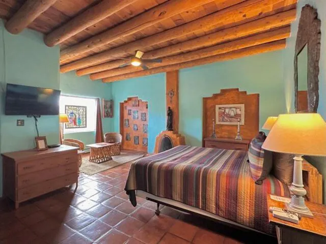 Bed in Casa Benavides Inn