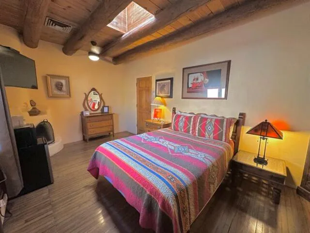 Bed in Casa Benavides Inn
