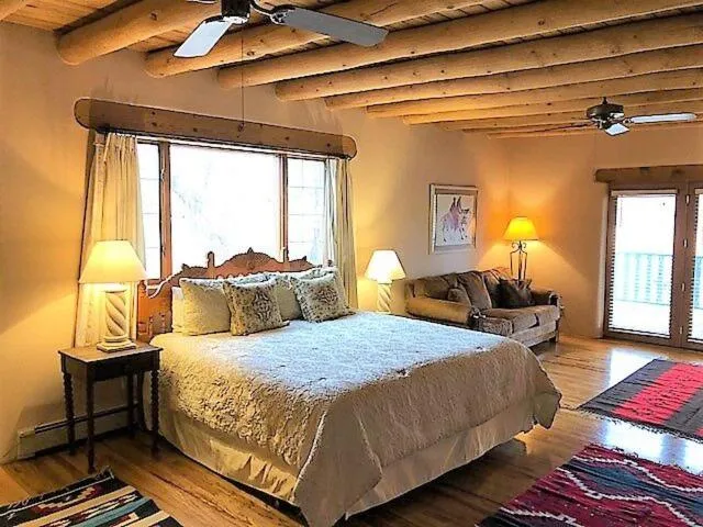 Bed in Casa Benavides Inn