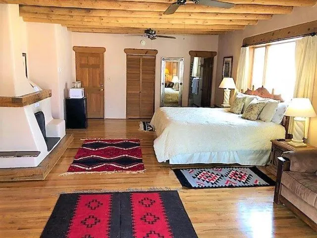 Bed in Casa Benavides Inn