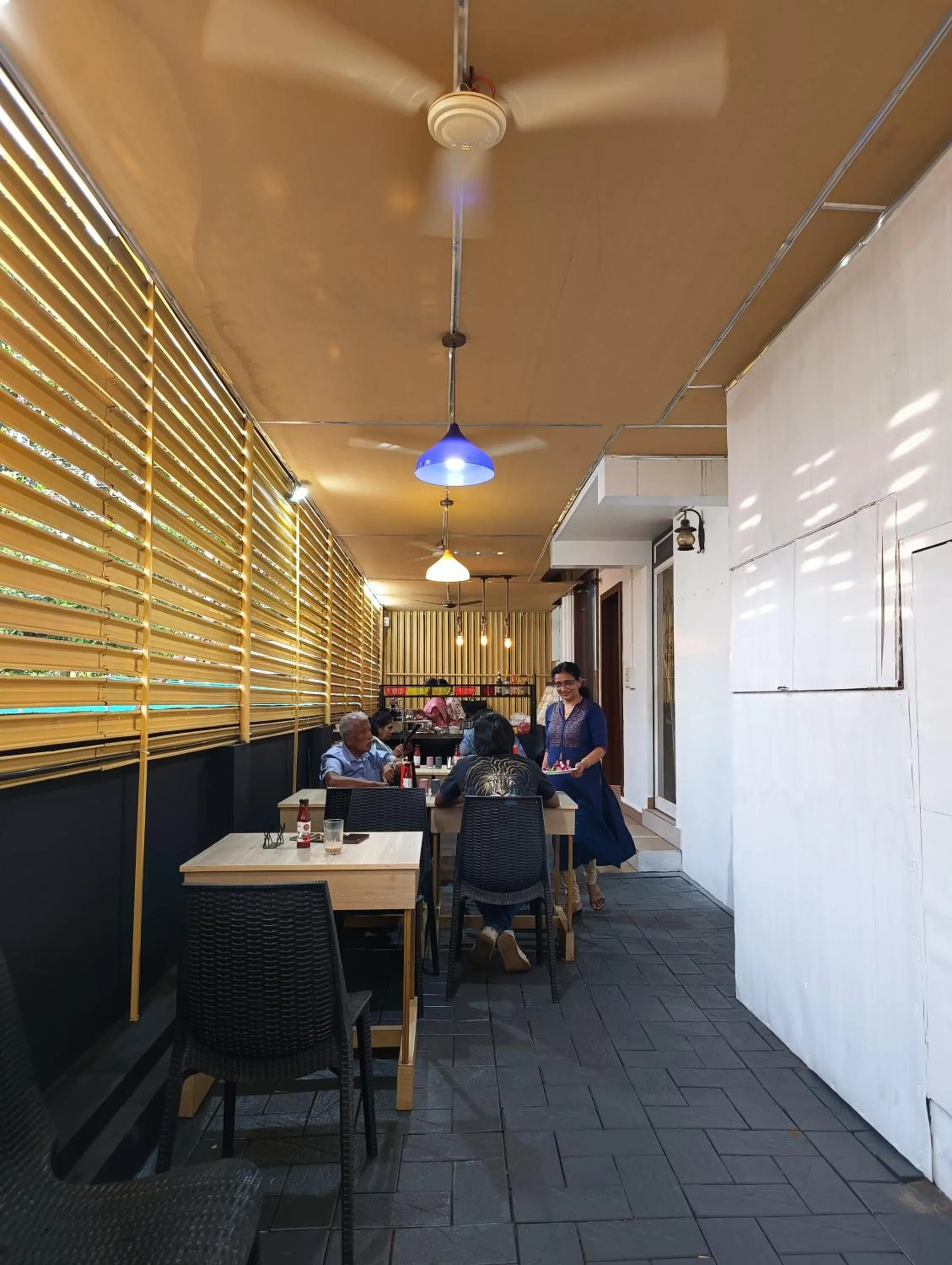 Restaurant/places to eat in Blue Bell Cochin Airport Hotel