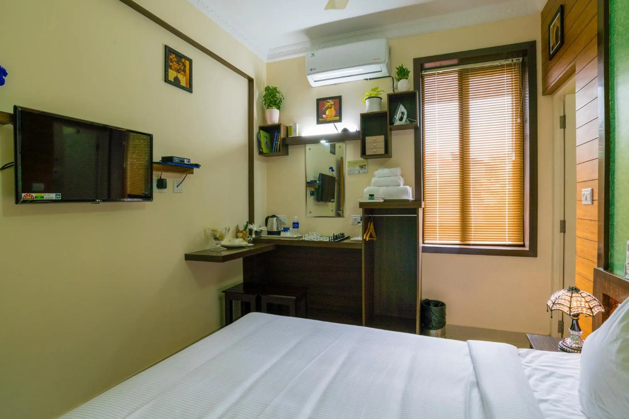 Bedroom, Bed in Blue Bell Cochin Airport Hotel