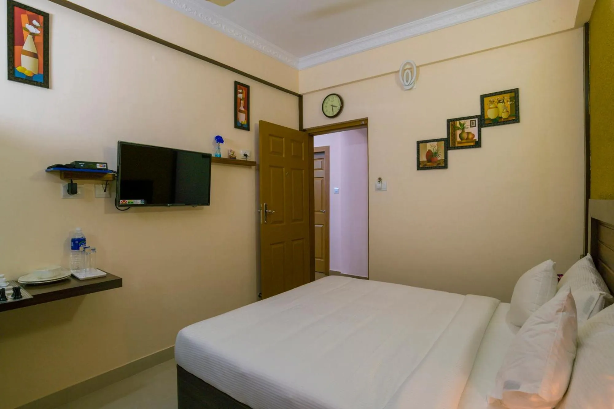 Bedroom, Bed in Blue Bell Cochin Airport Hotel