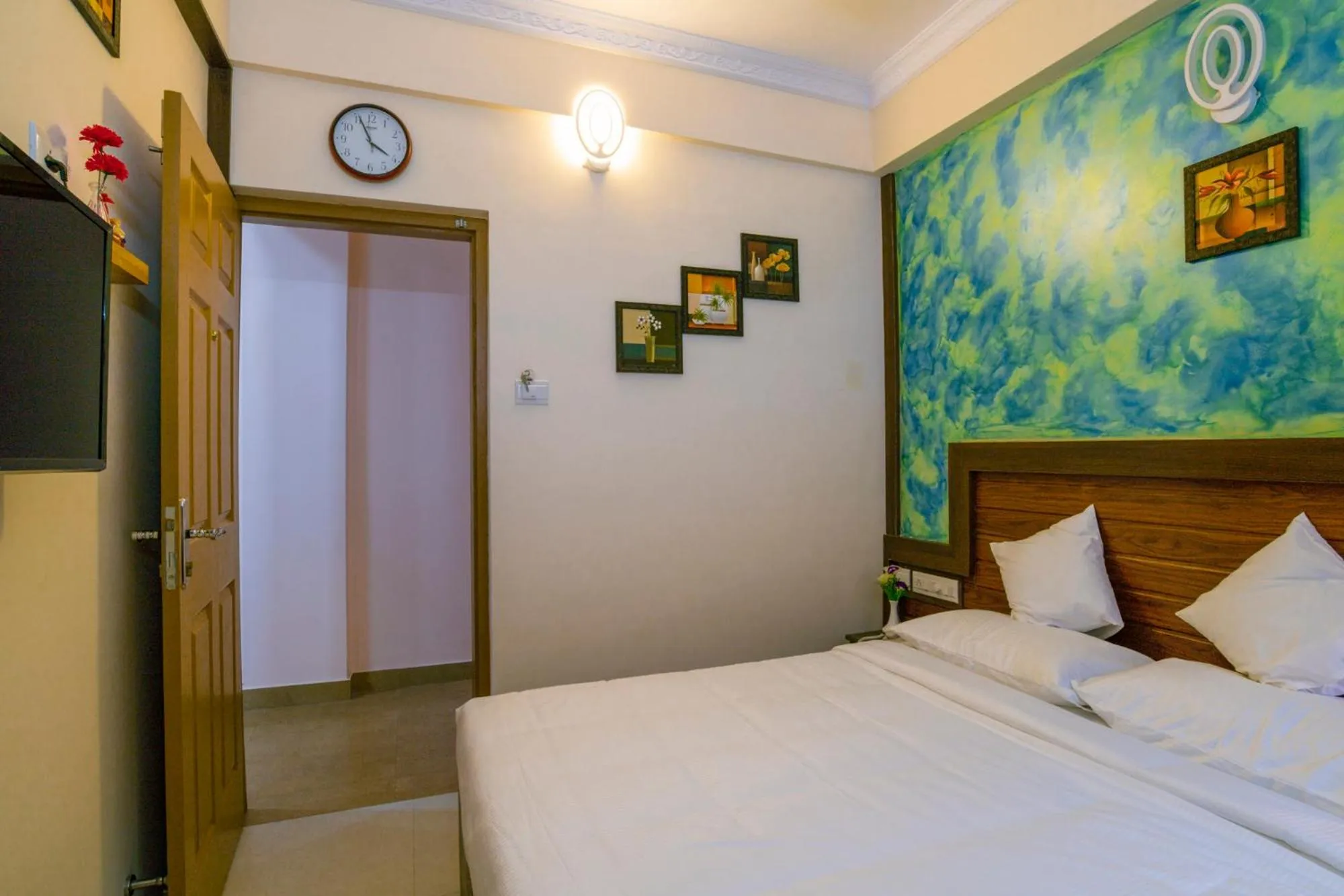 Bedroom, Bed in Blue Bell Cochin Airport Hotel