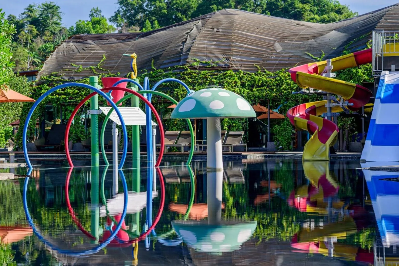 Swimming pool in Kalima Resort and Villas Khao Lak