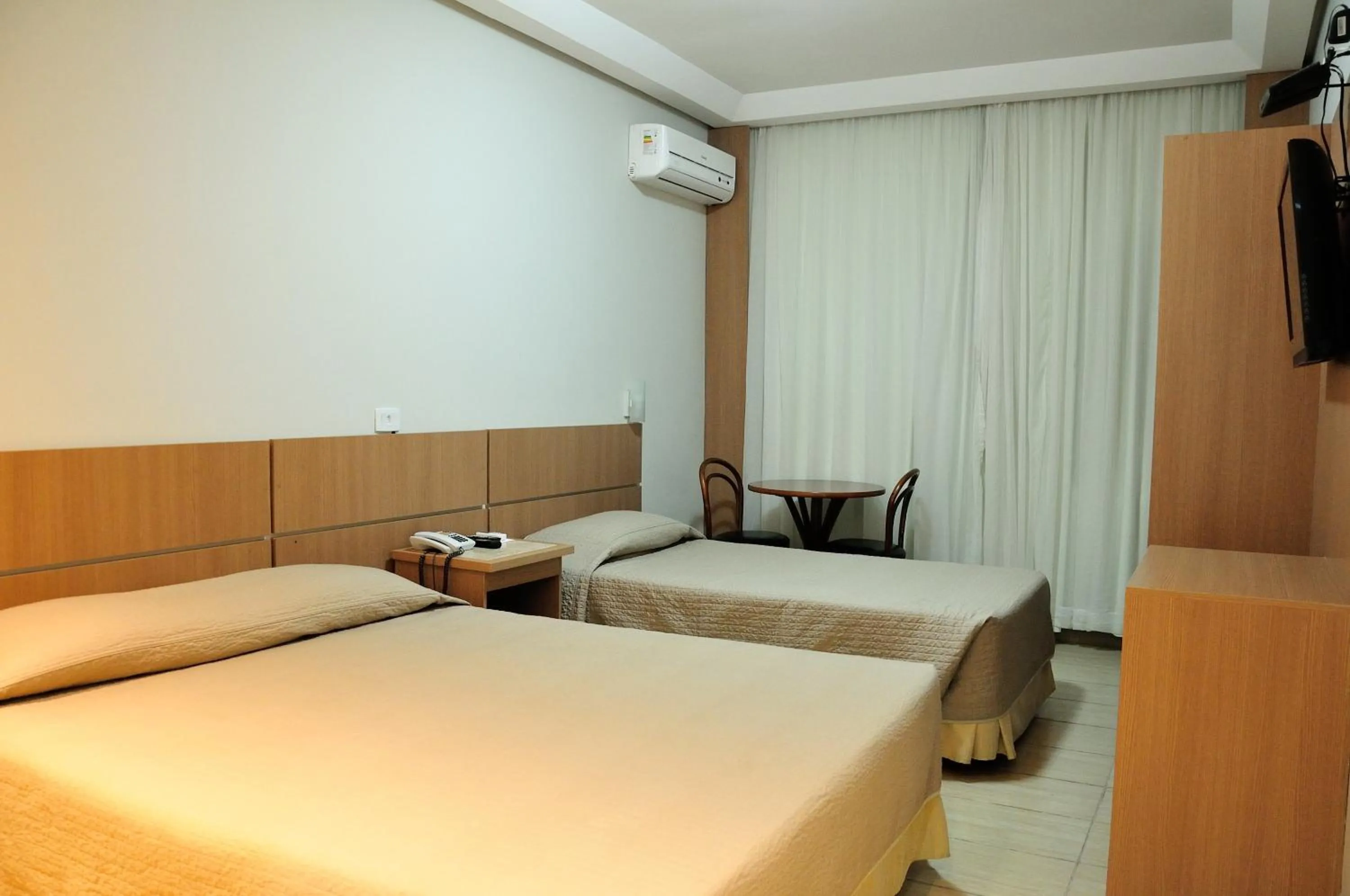 Breakfast, Bed in Jandaia Hotel Campo Grande