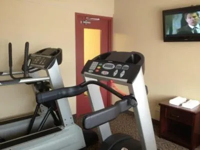 Fitness centre/facilities in Assiniboine Gordon Inn on the Park