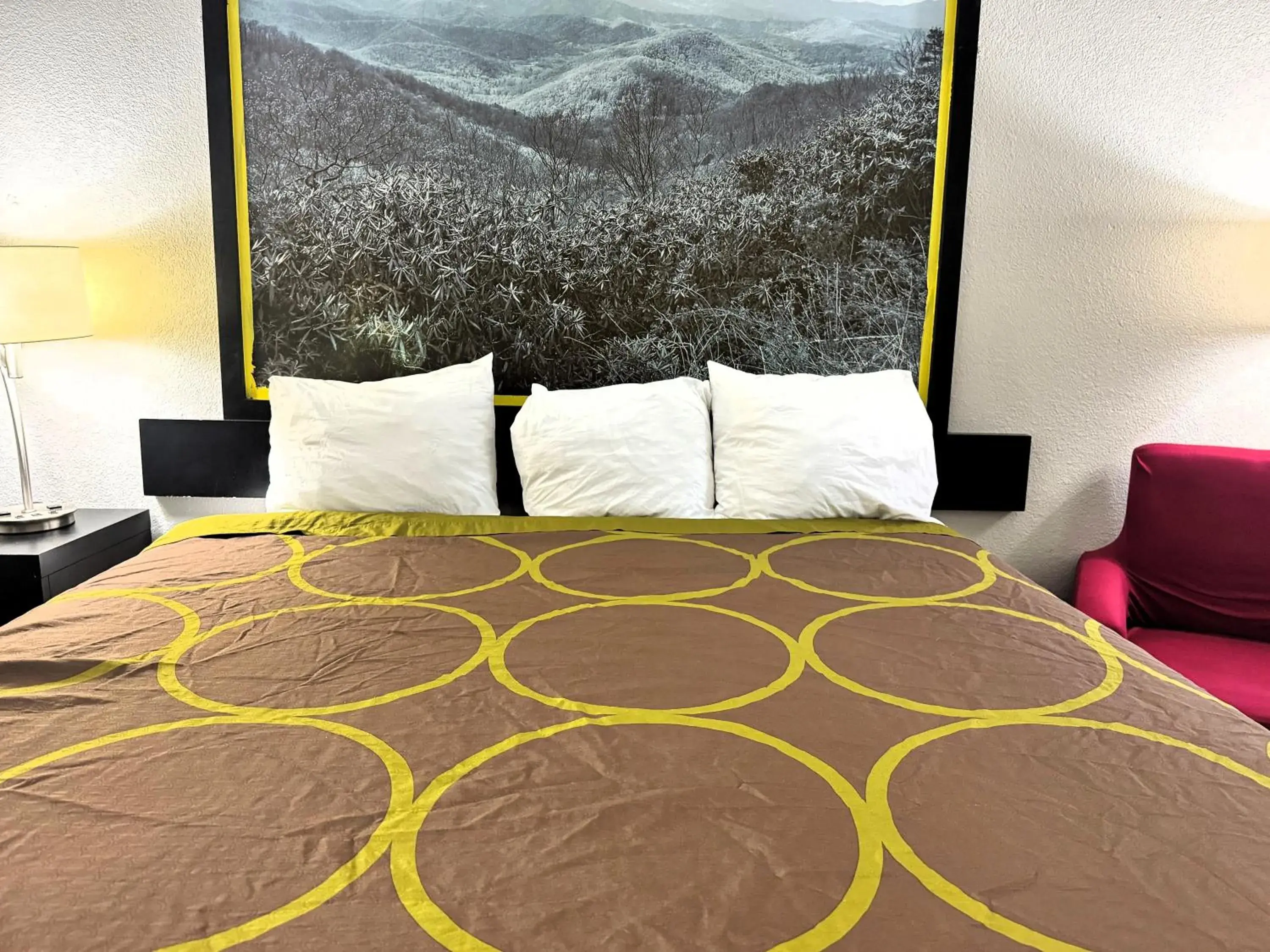 King Room - Smoking in Super 8 by Wyndham Tupelo Airport King Room - Smoking in Super 8 by Wyndham Tupelo Airport