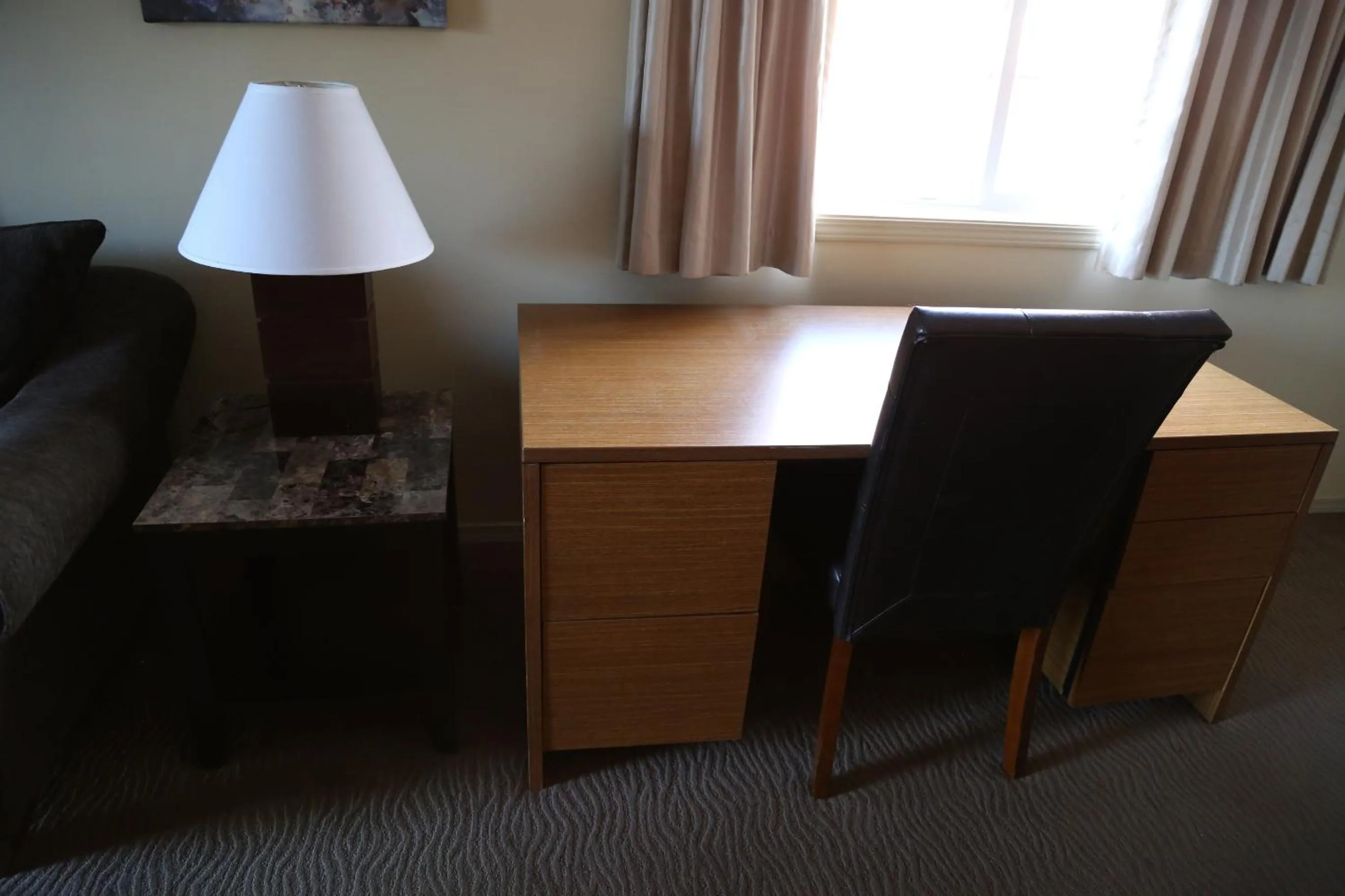 Living room in SlumberLodge Hotel