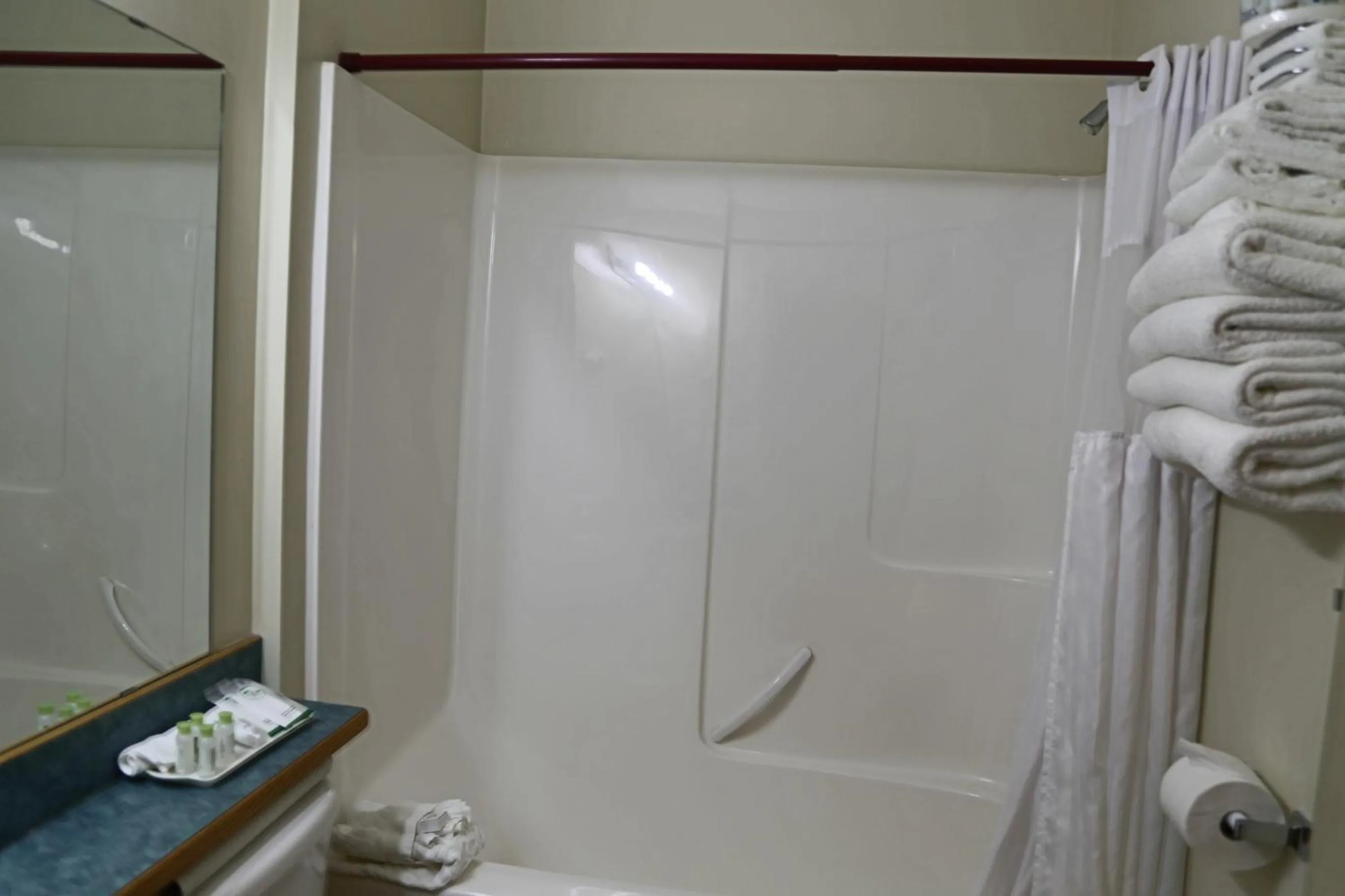 Bathroom in SlumberLodge Hotel