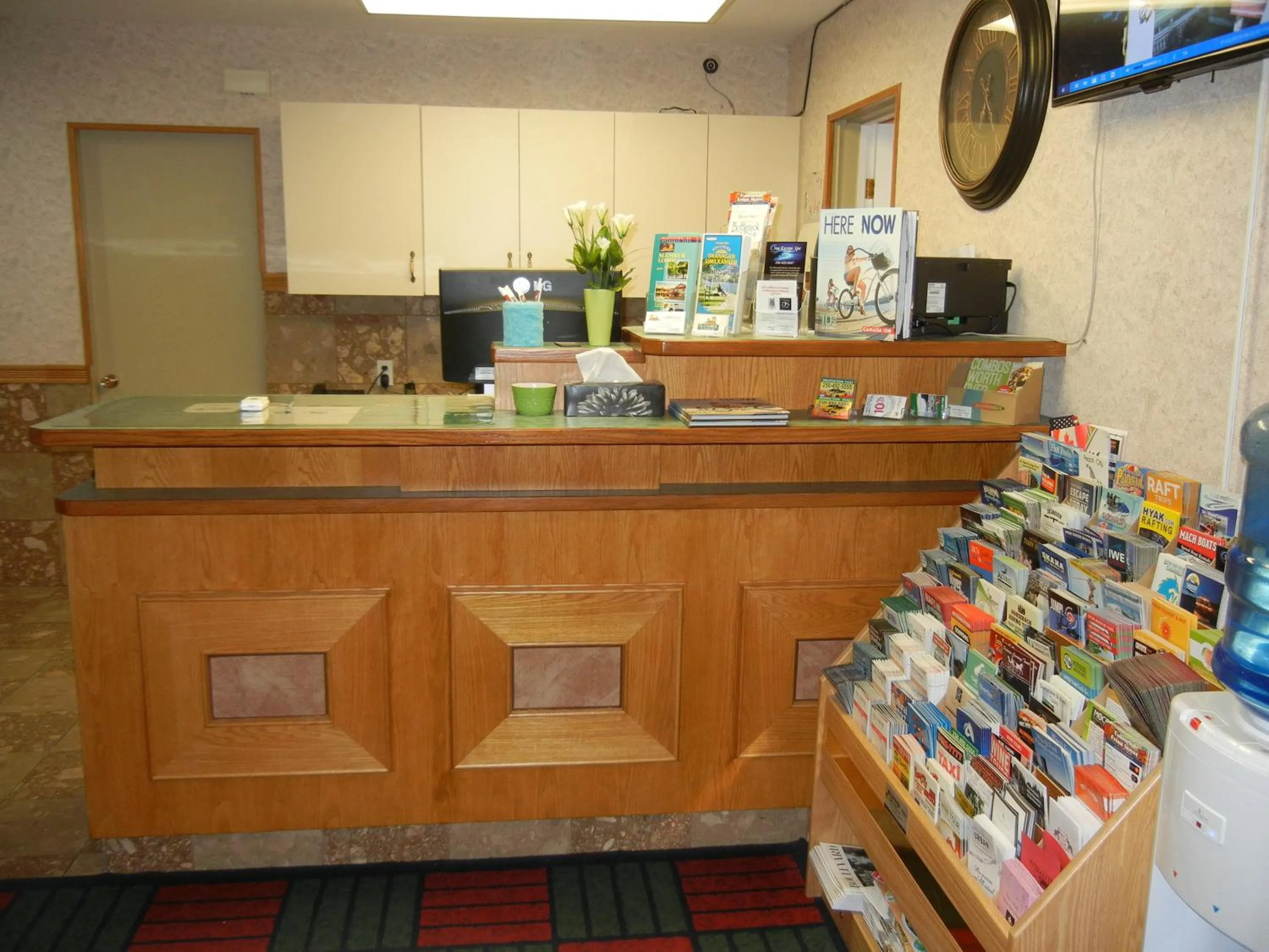 Lobby or reception in SlumberLodge Hotel