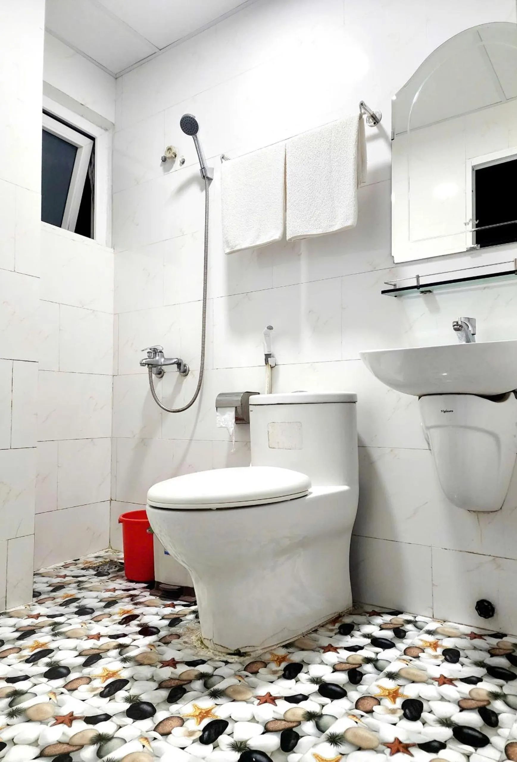 Shower in Bình Đào Hotel - Khách sạn ngay trung tâm giá rẻ