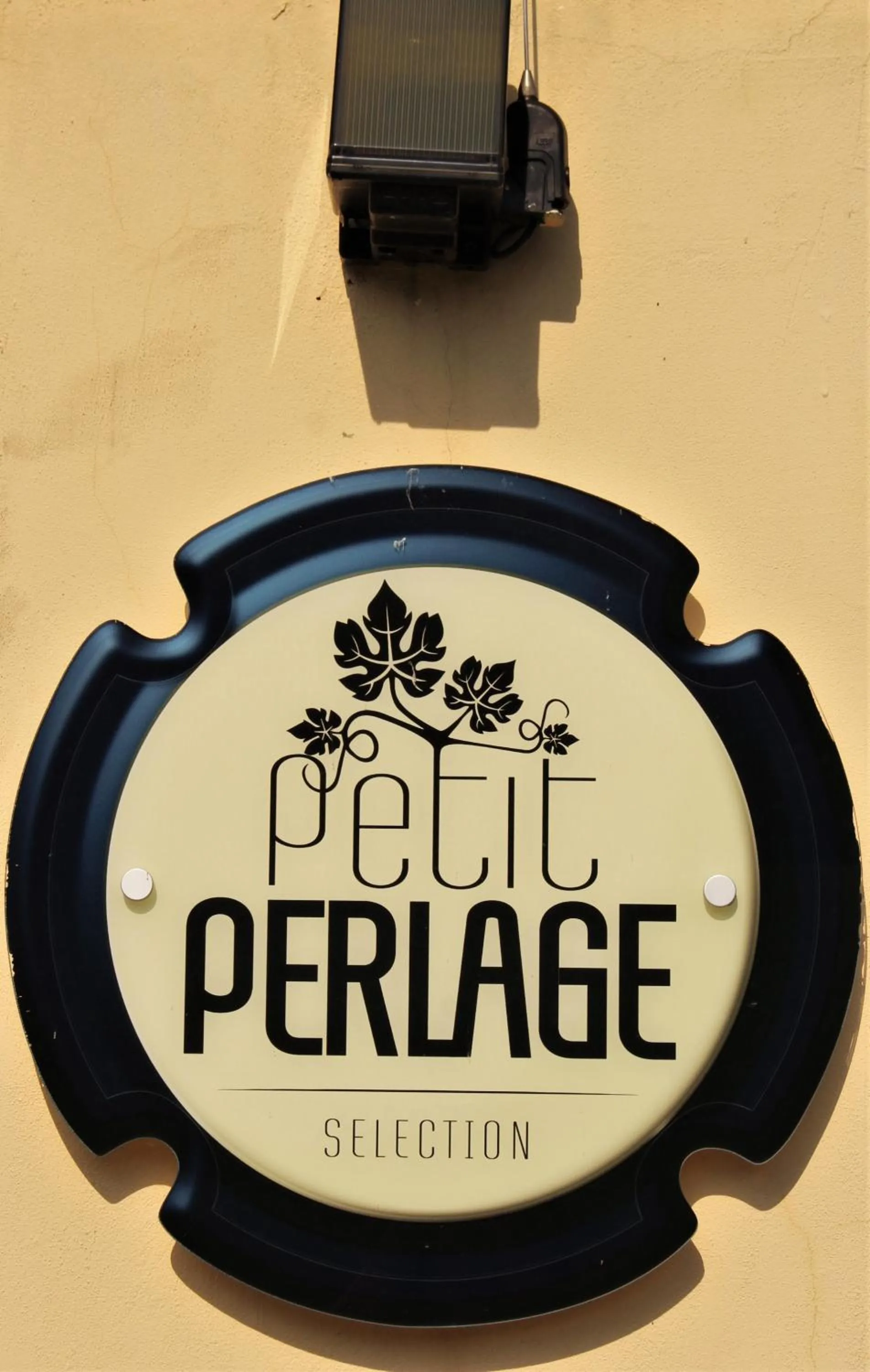 Property building in Maison Petit Perlage B&B and Champagne