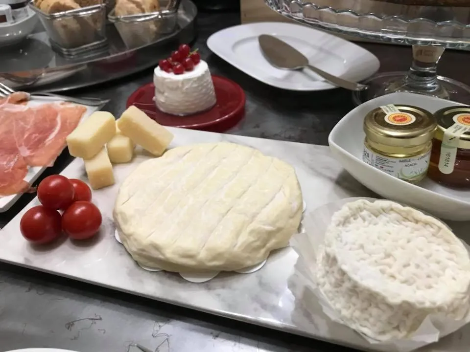 Food and drinks in Maison Petit Perlage B&B and Champagne