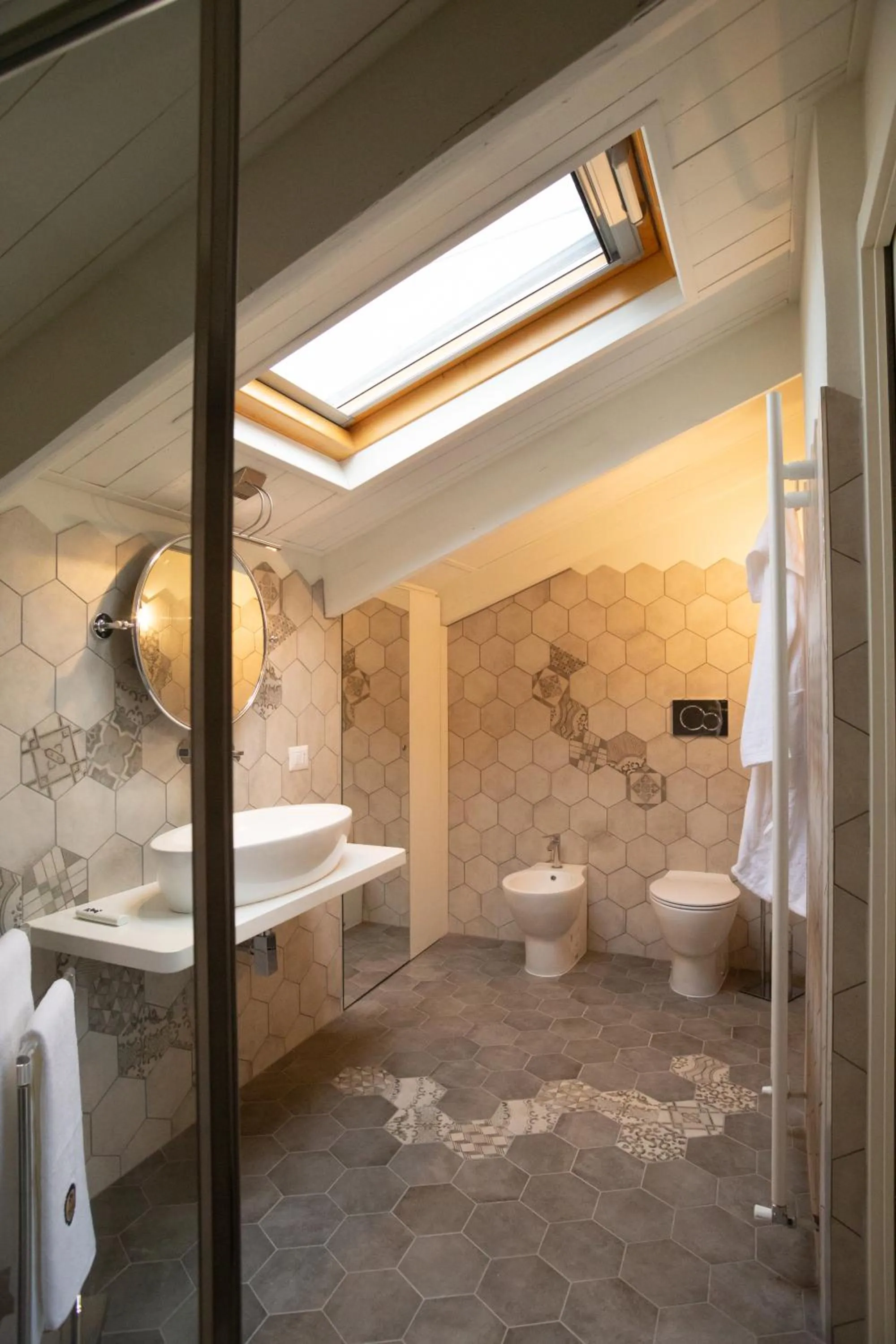 Shower in Maison Petit Perlage B&B and Champagne