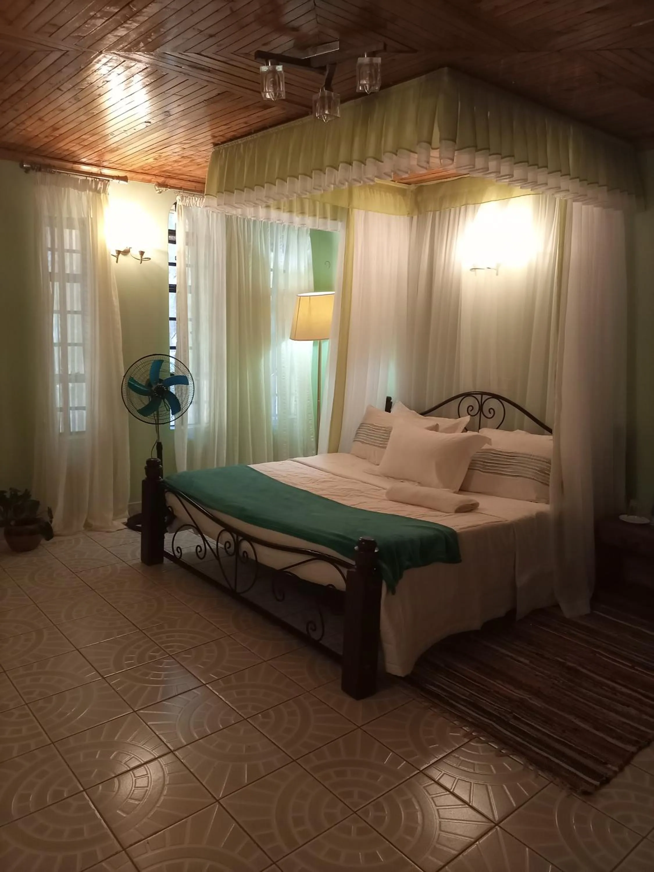 Bed in Palm Nest - Near JKIA