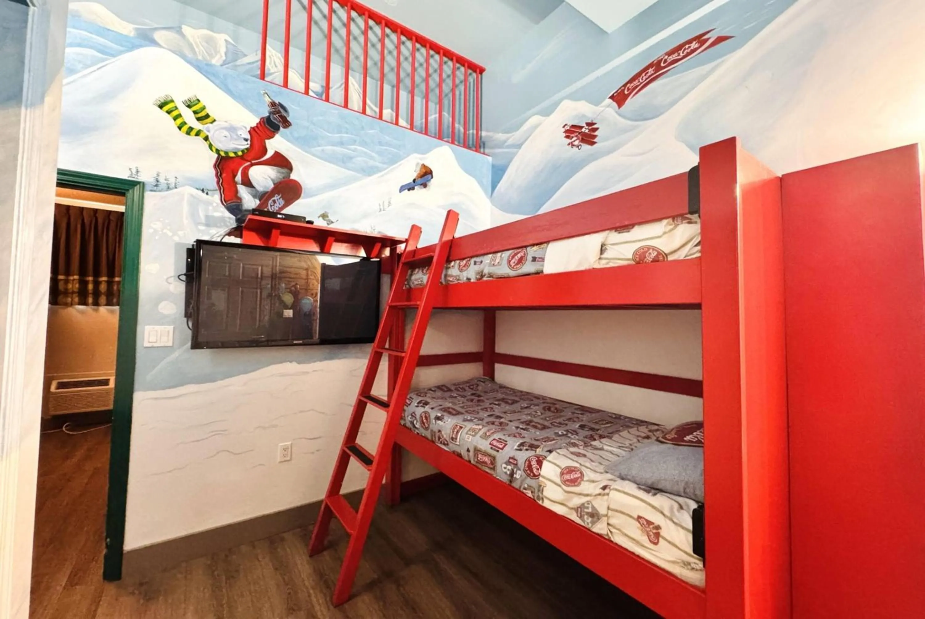 Photo of the whole room, Bed in Super 8 by Wyndham Castlegar BC