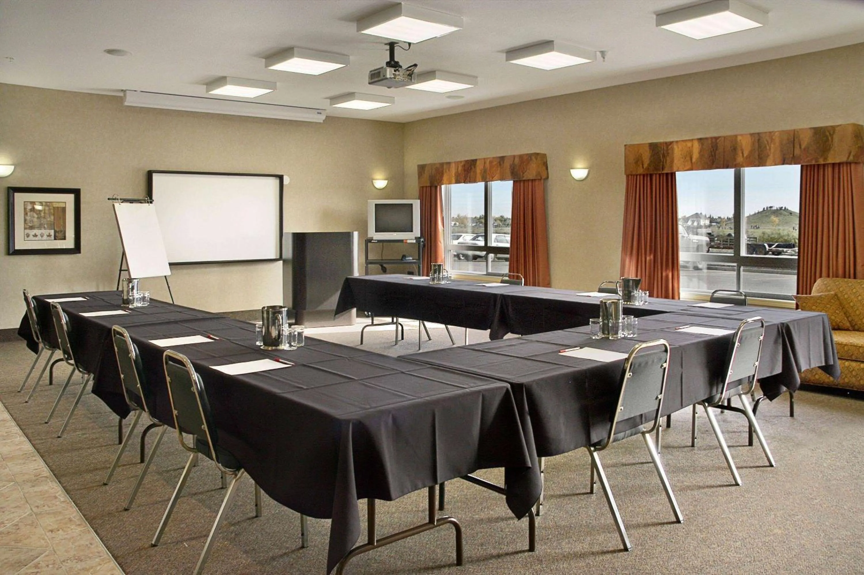 Meeting/conference room in Ramada by Wyndham Stettler