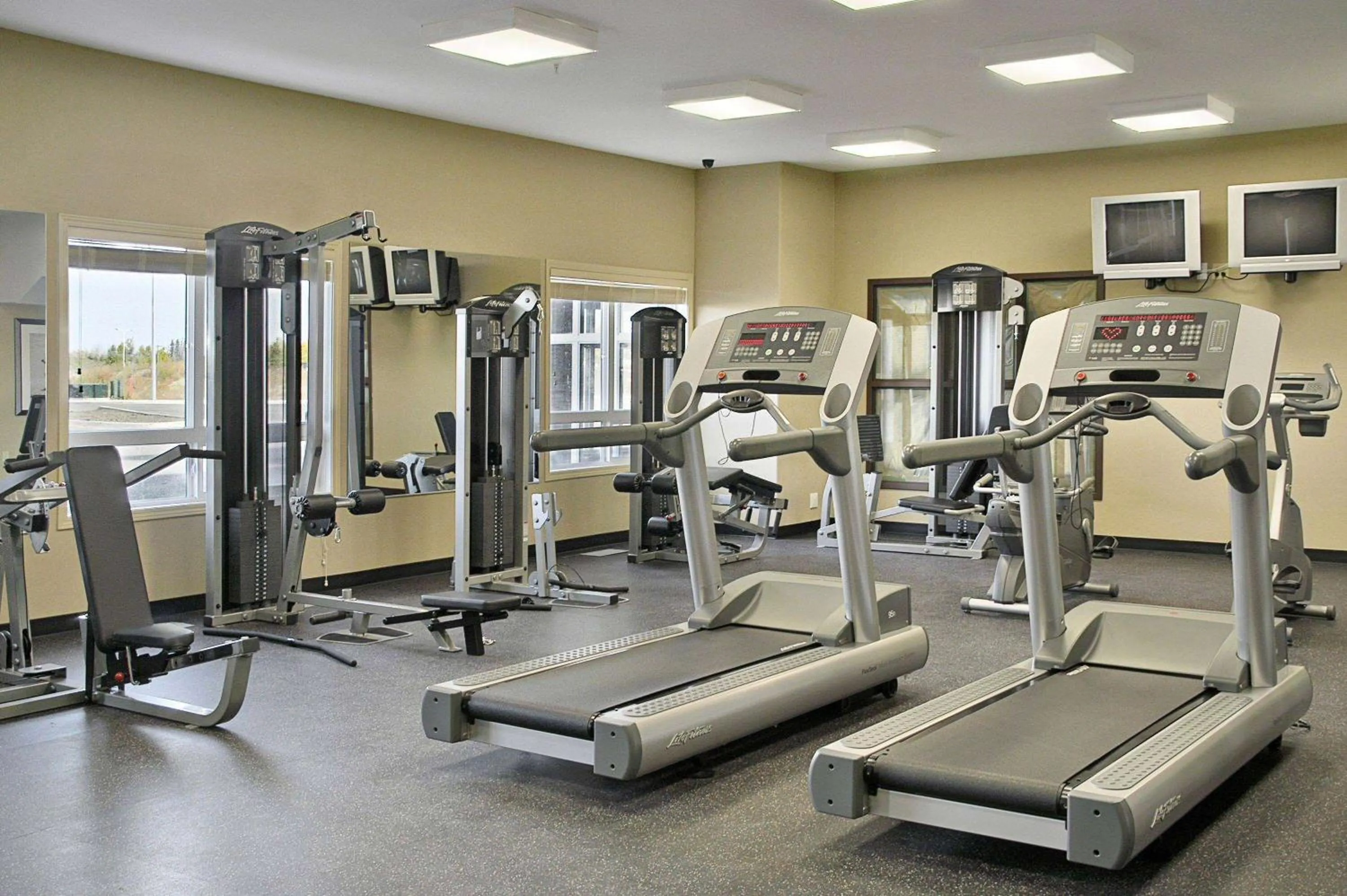 Fitness centre/facilities in Ramada by Wyndham Stettler