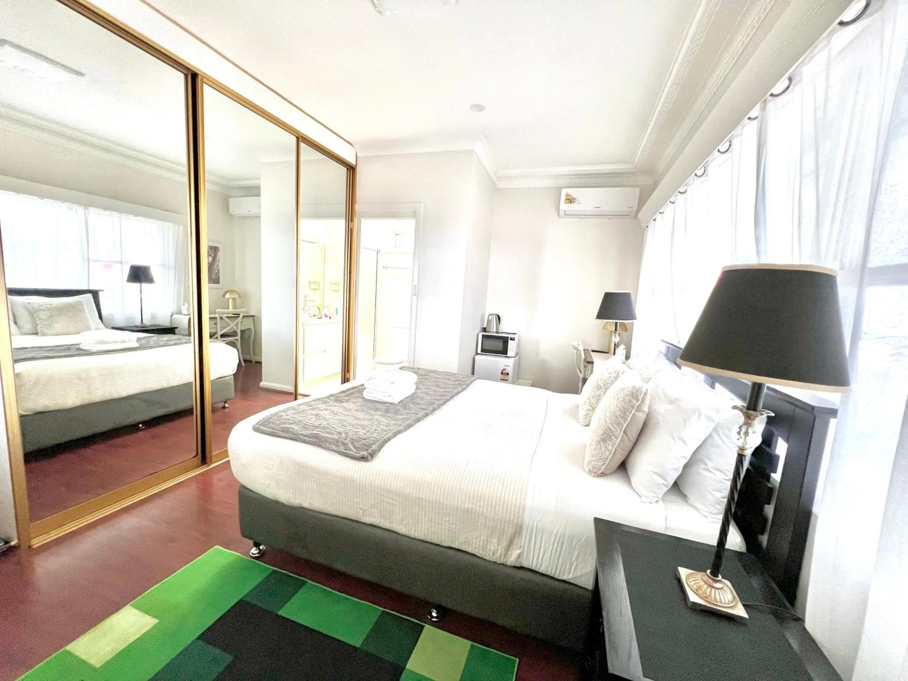 Bed in North Ryde Guesthouse