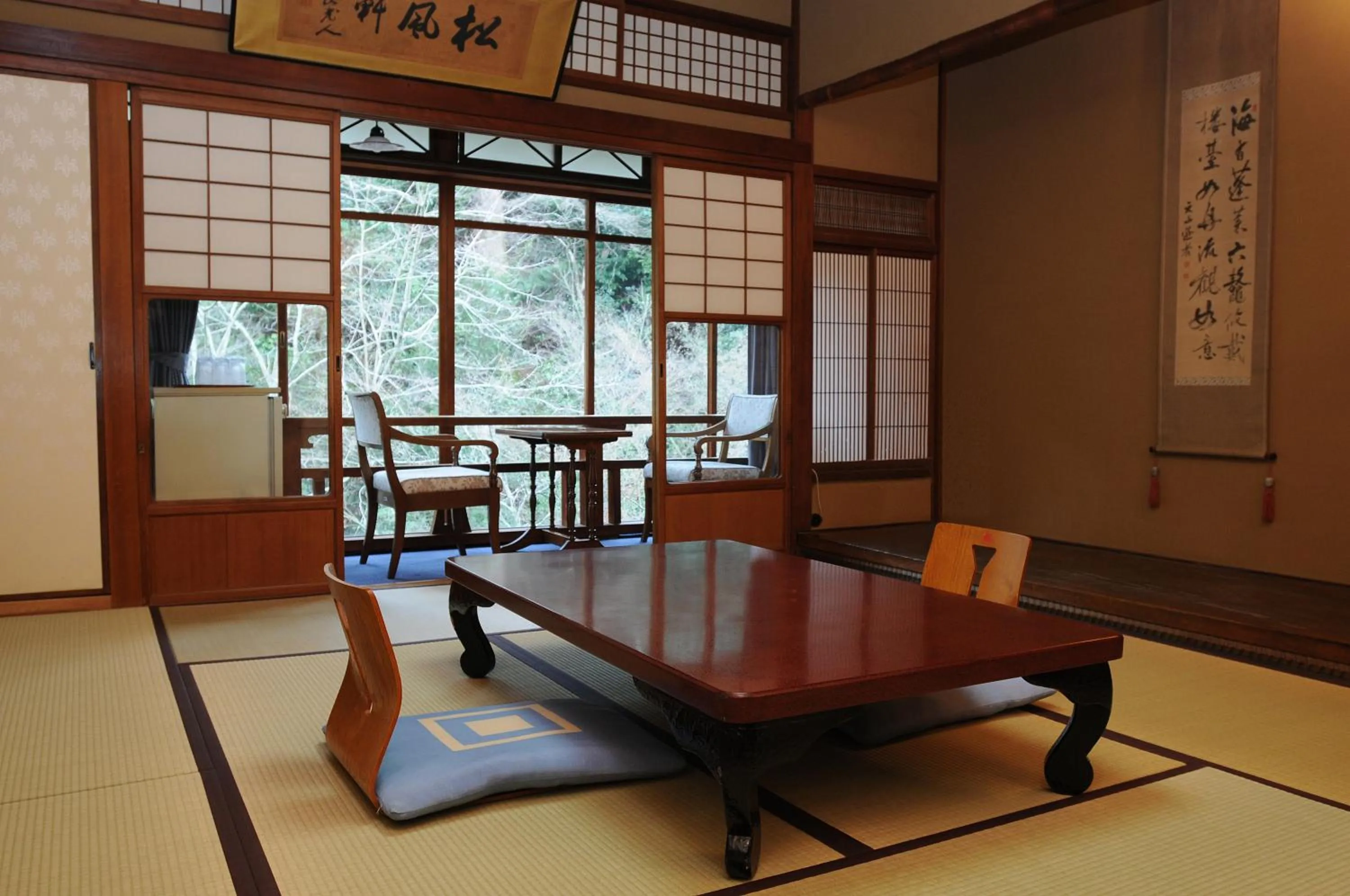 Photo of the whole room in Iwaso