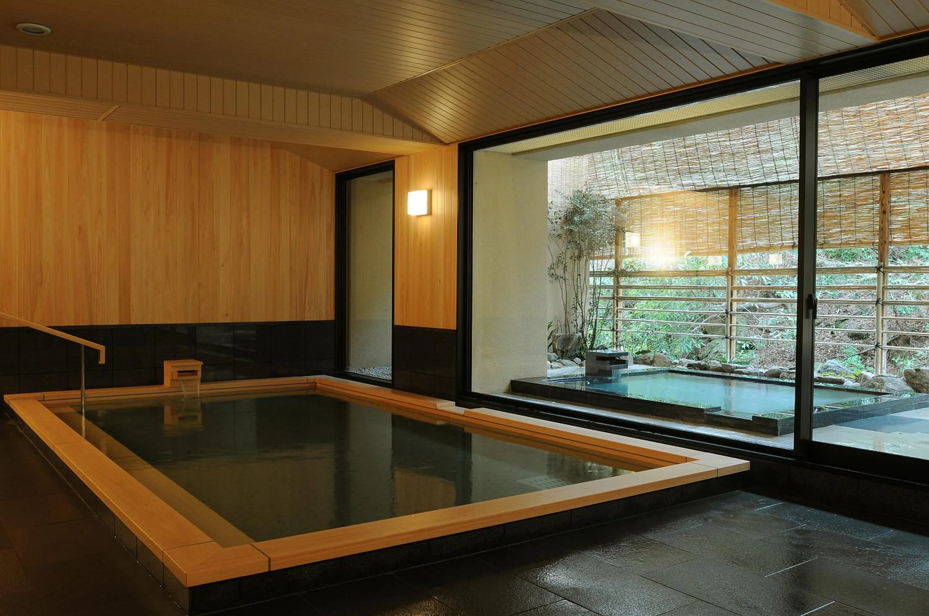 Hot Spring Bath in Iwaso
