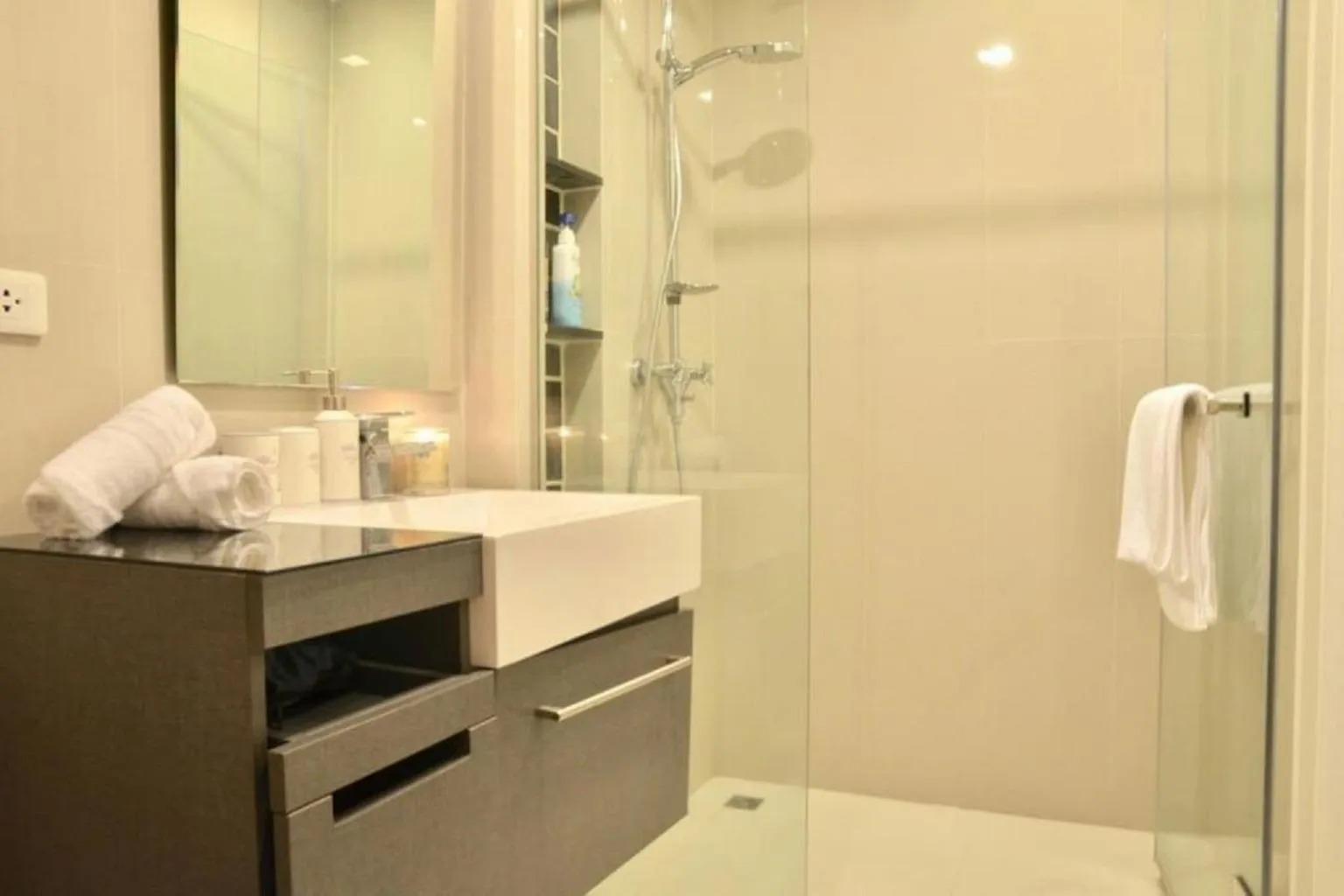 Shower in The Deck Patong by VIP