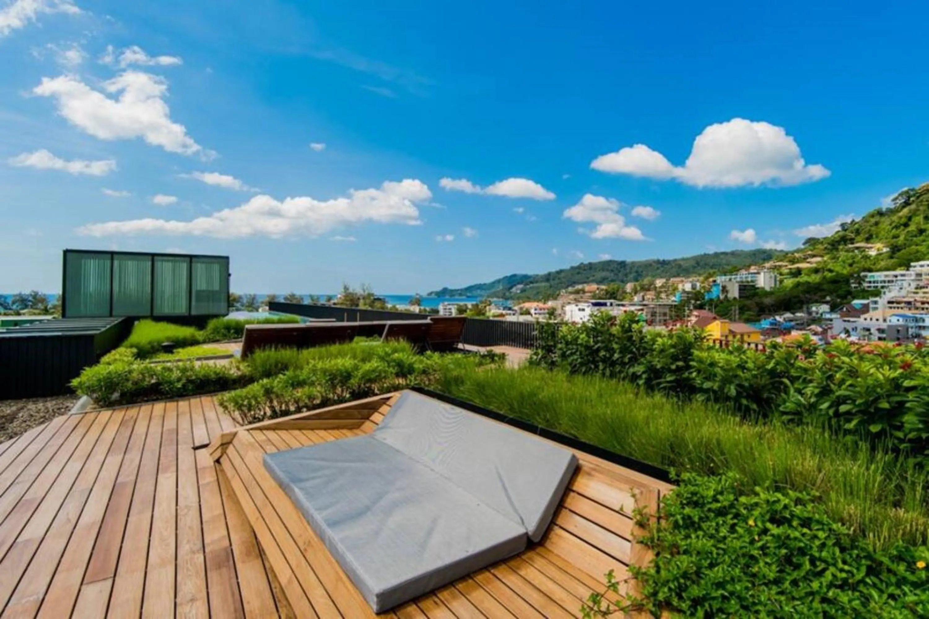 Garden in The Deck Patong by VIP