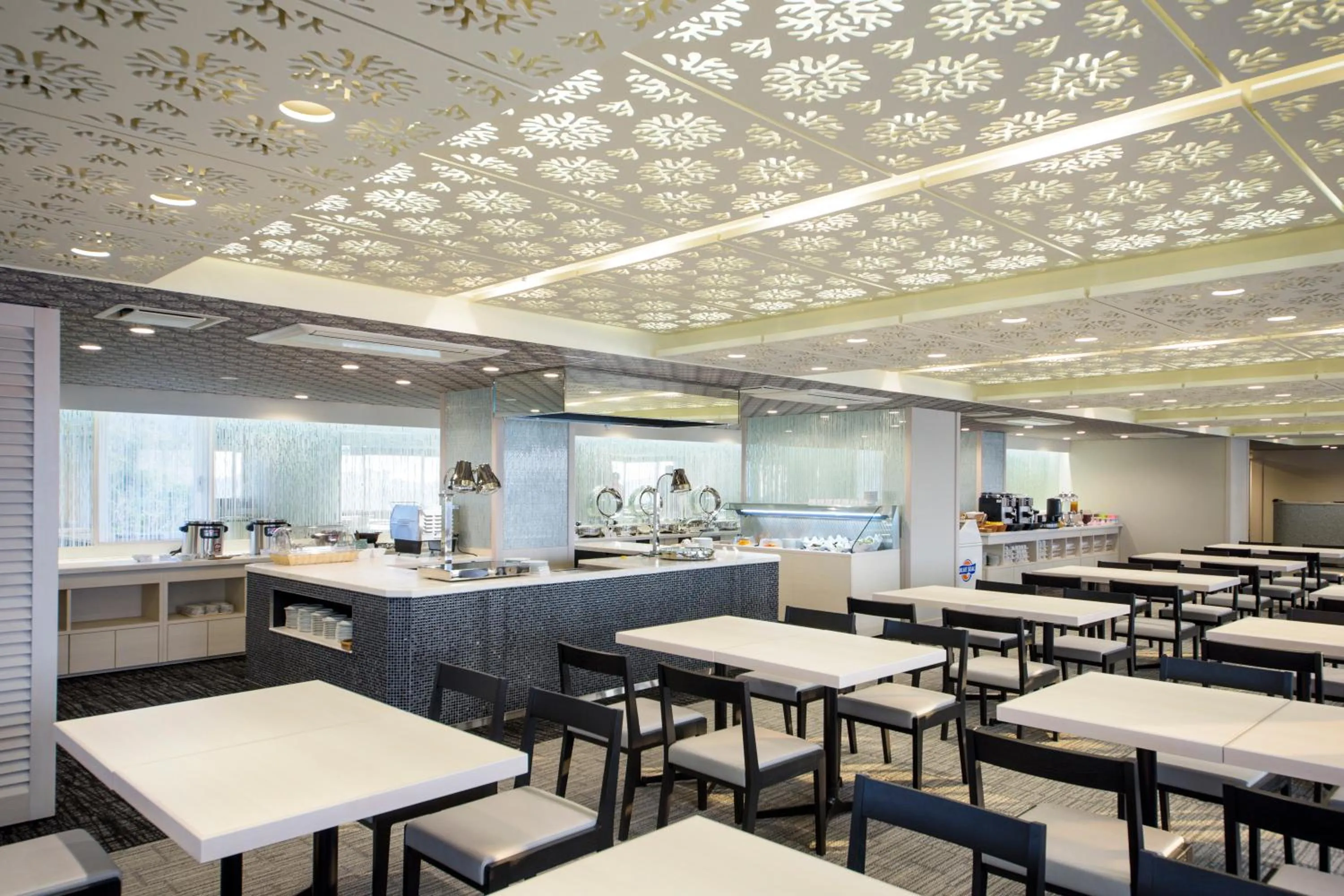 Restaurant/places to eat in Kanehide Kise Beach Palace