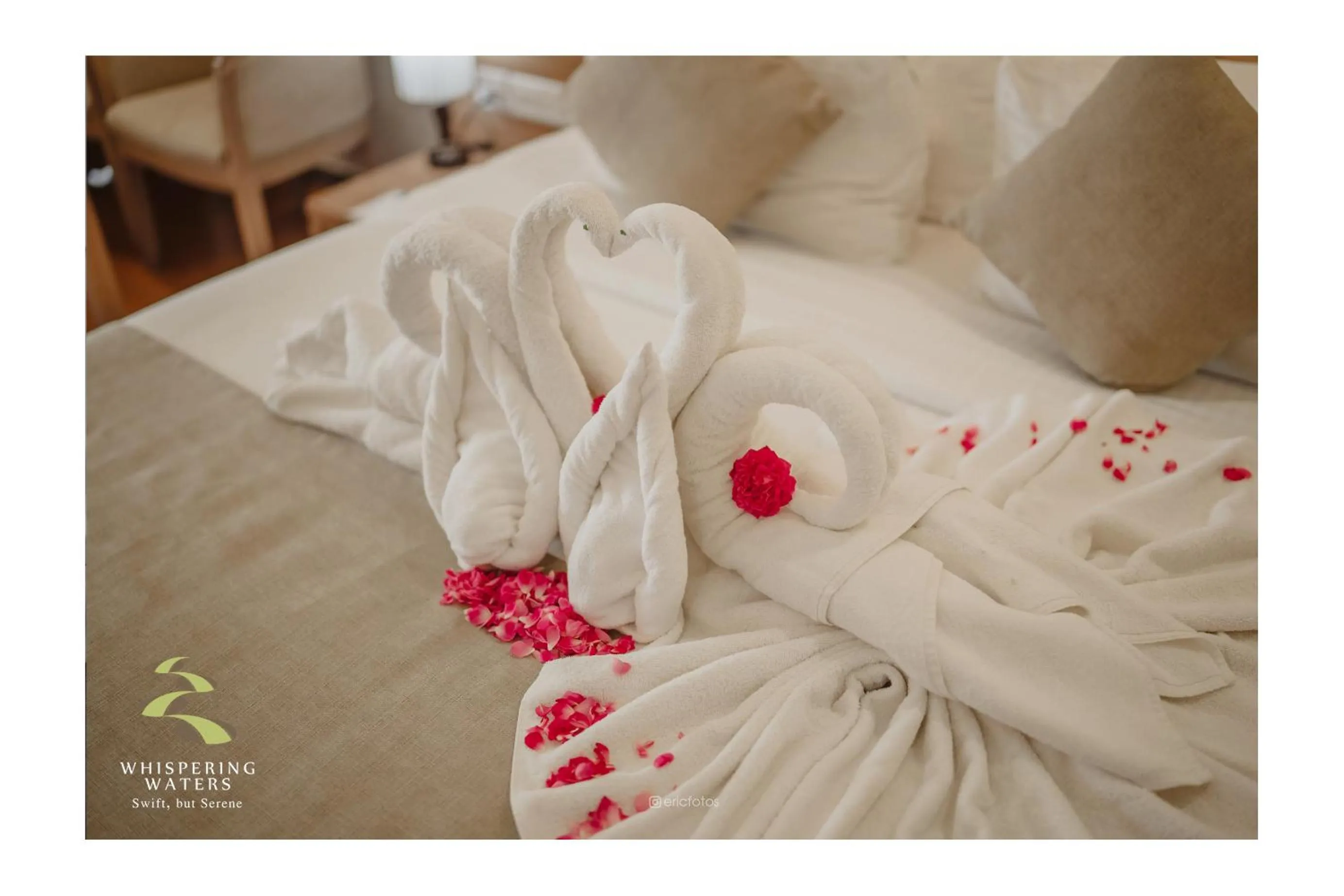 Bedroom, Bed in Whispering Waters