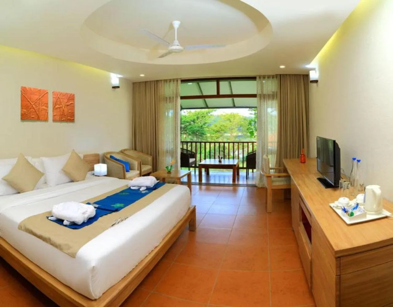 Bedroom, Bed in Whispering Waters