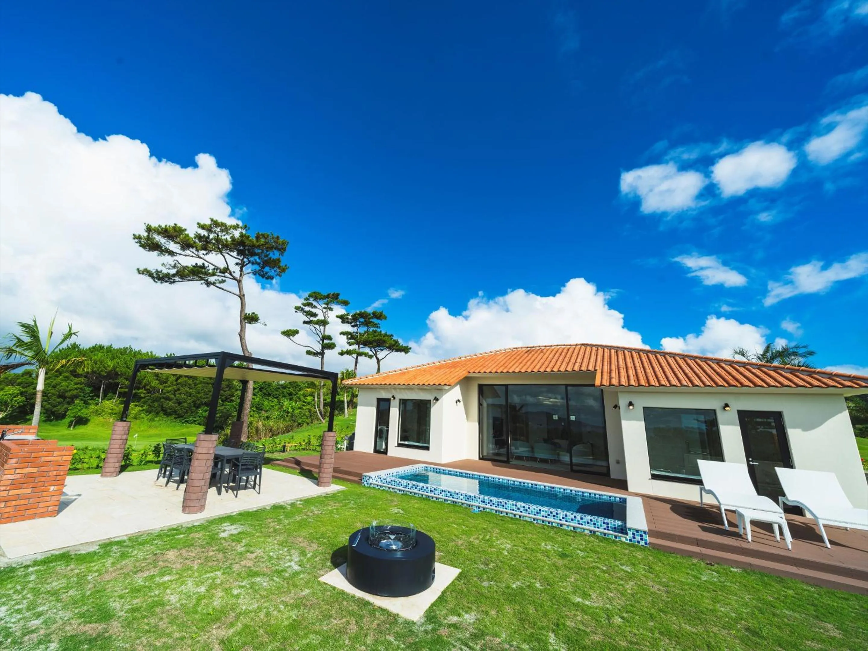 Property building in Kanehide Kise Country Club