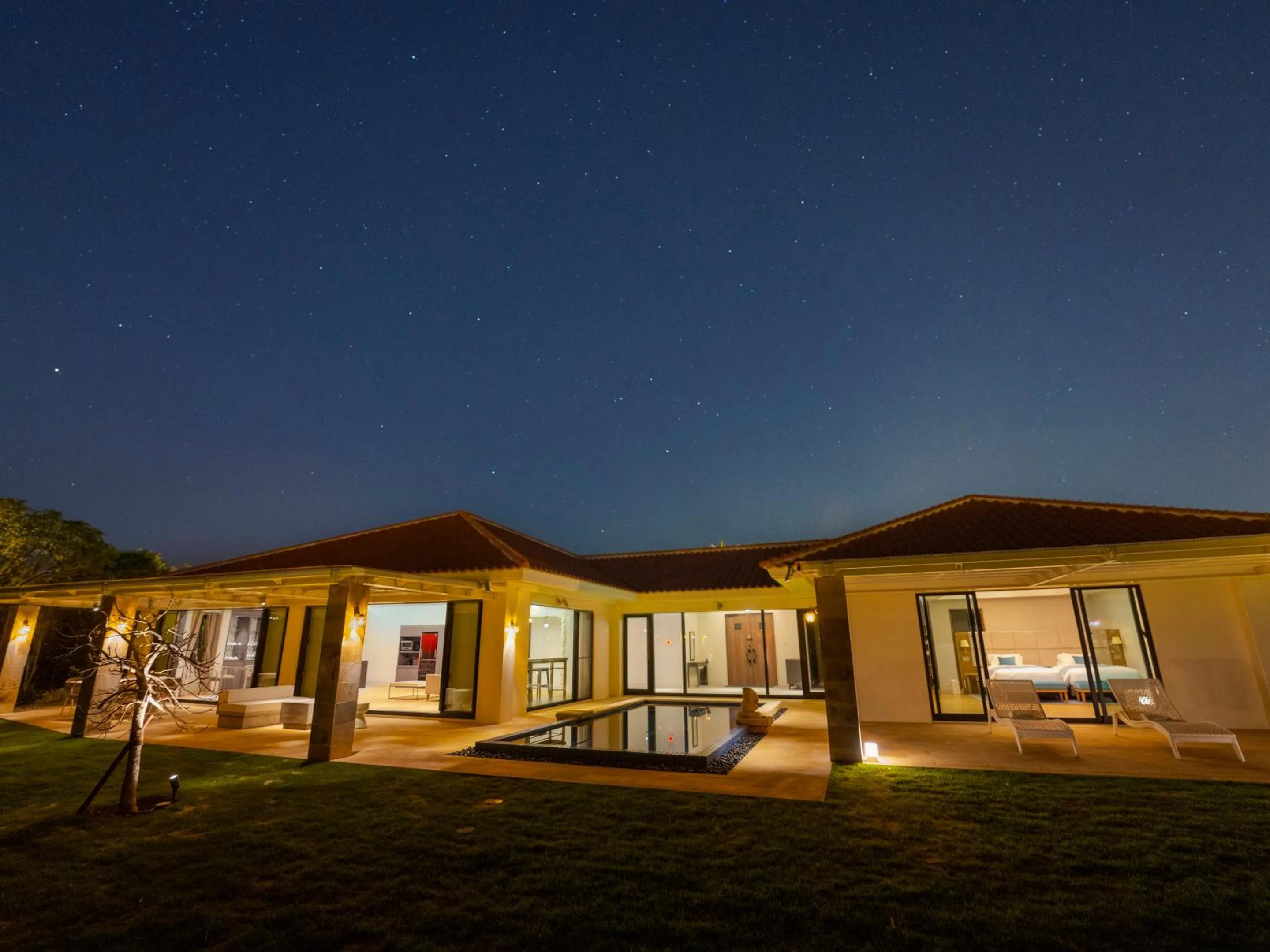 Property building in Kanehide Kise Country Club