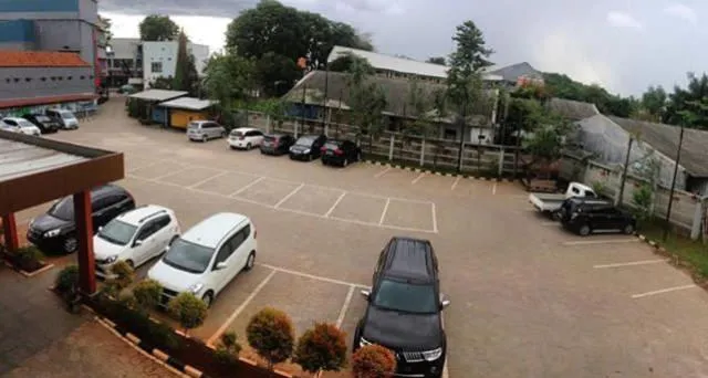 Parking in Grand Krakatau Hotel Serang