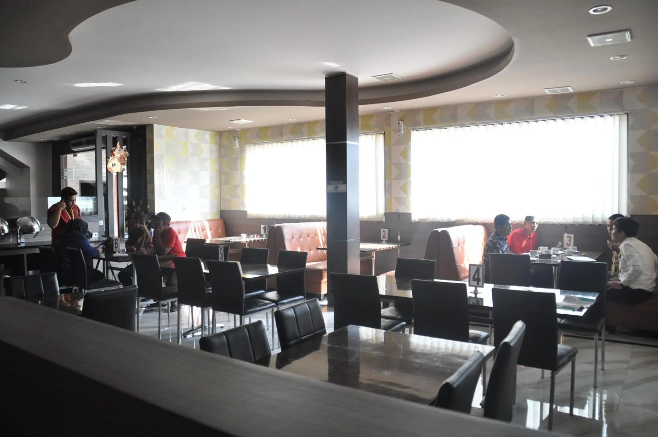 Restaurant/places to eat in Grand Krakatau Hotel Serang