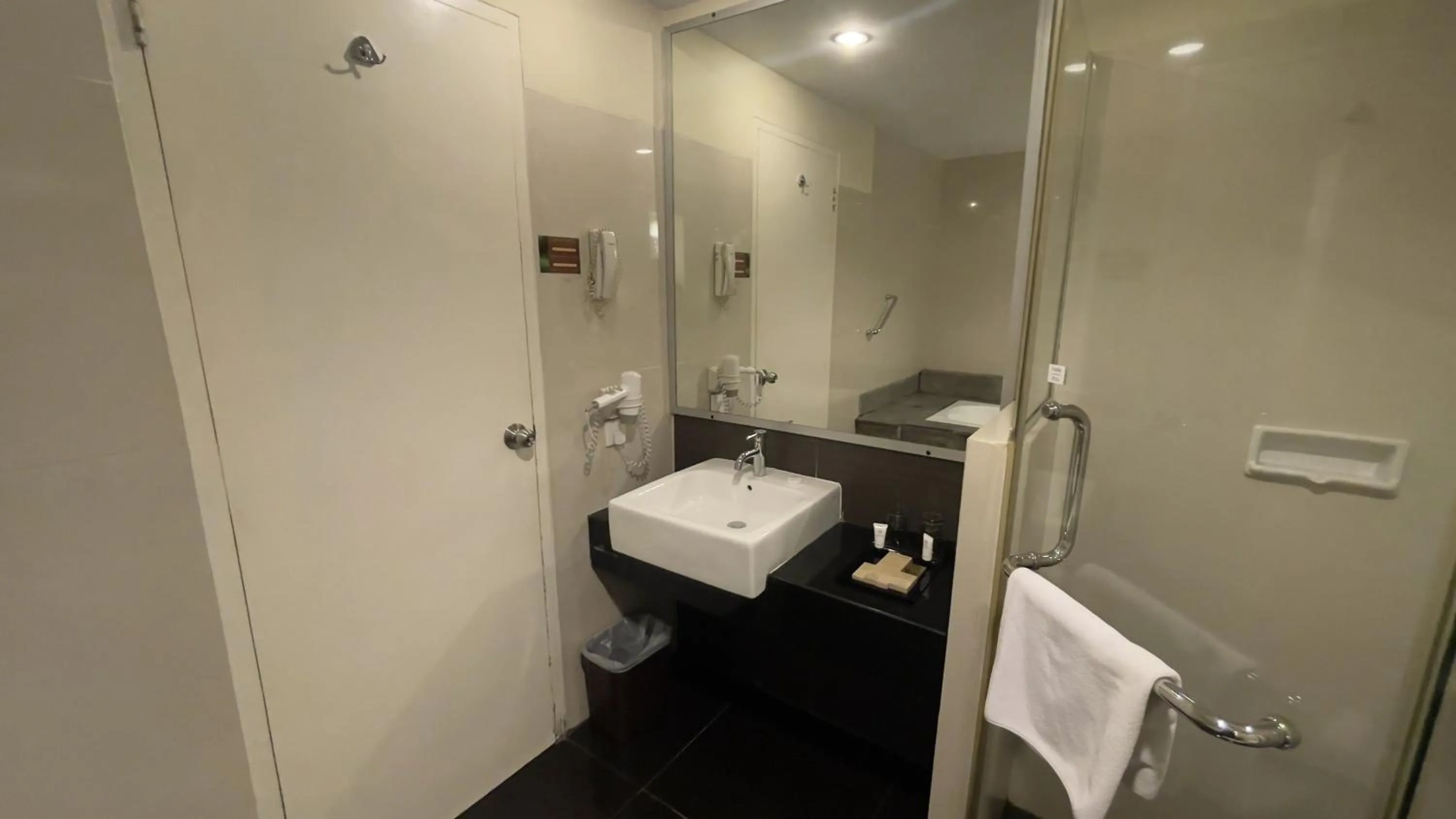 Shower in Harmoni One Convention Hotel and Service Apartments