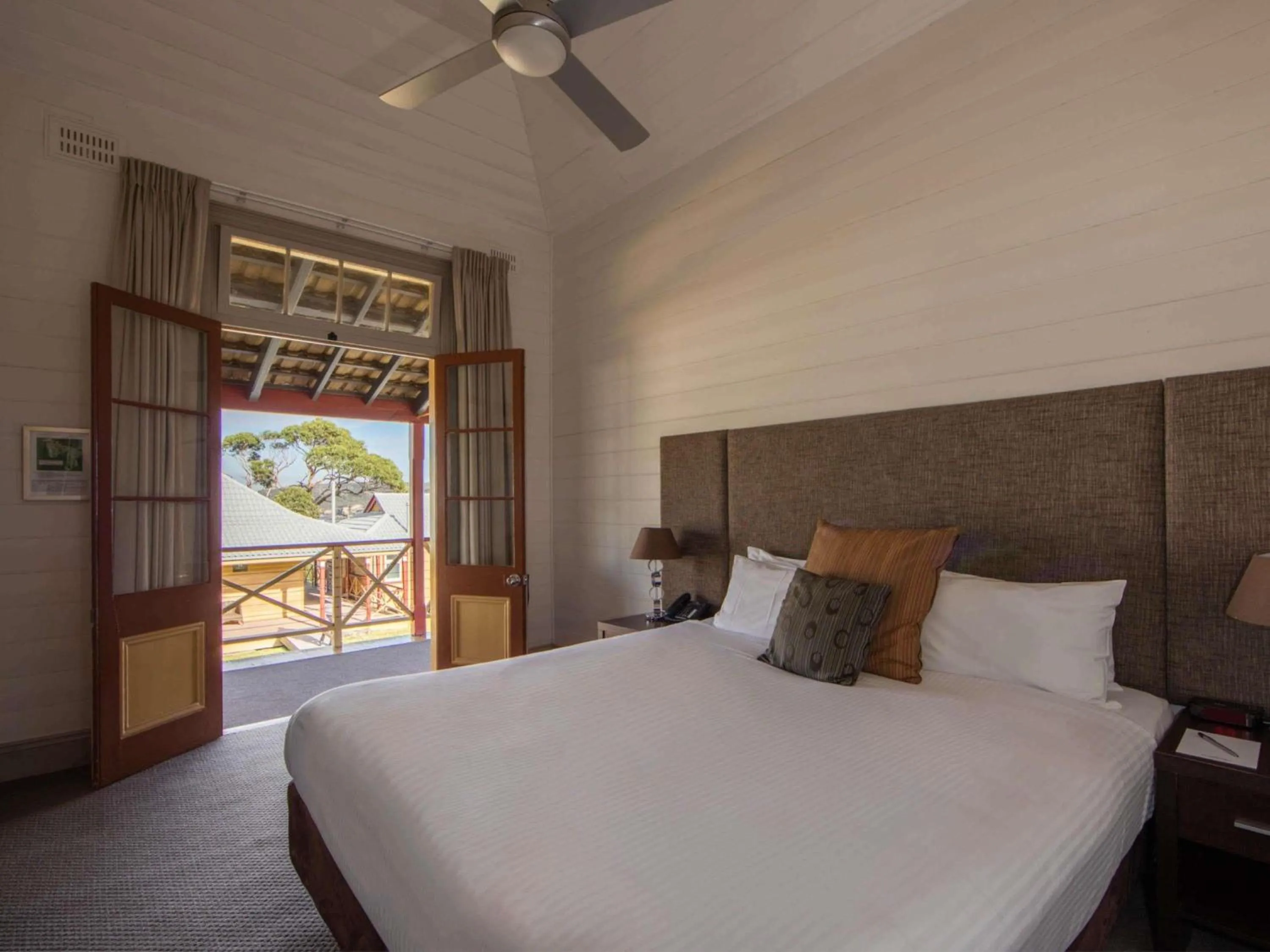 Bedroom, Bed in Q Station