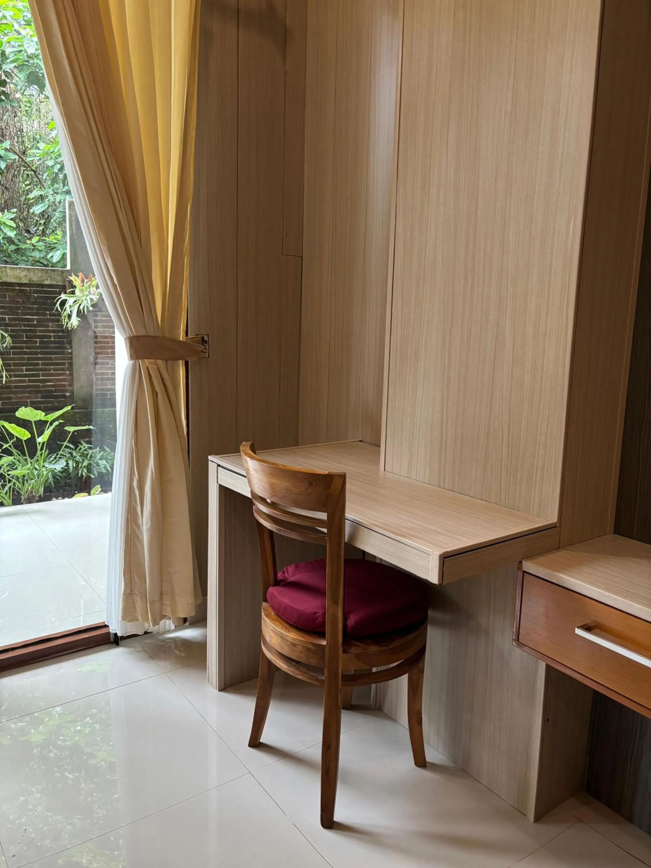 hair dresser in Adi Jaya Cottages Ubud Suites by EPS - CHSE Certified