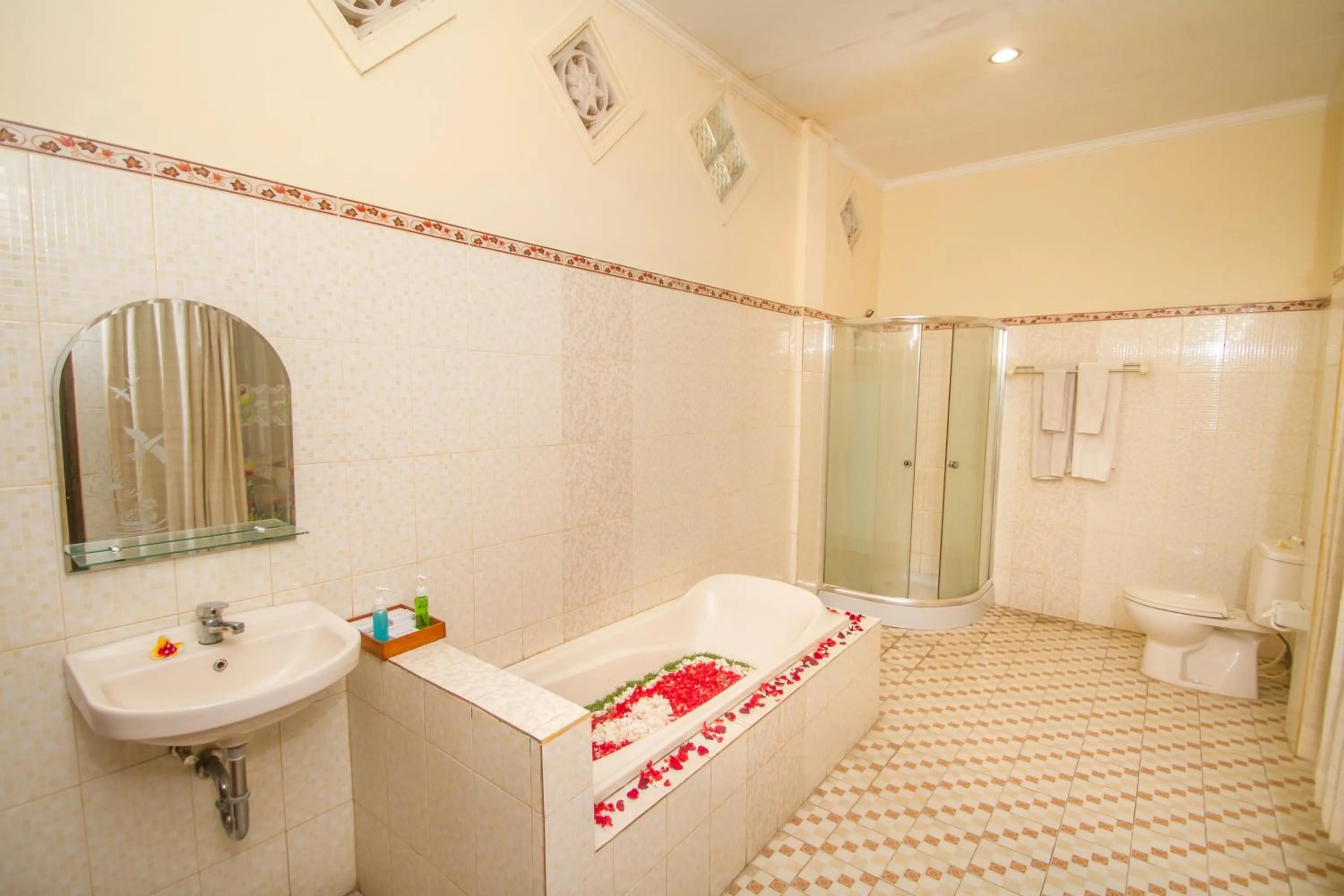 Bathroom in Adi Jaya Cottages Ubud Suites by EPS - CHSE Certified