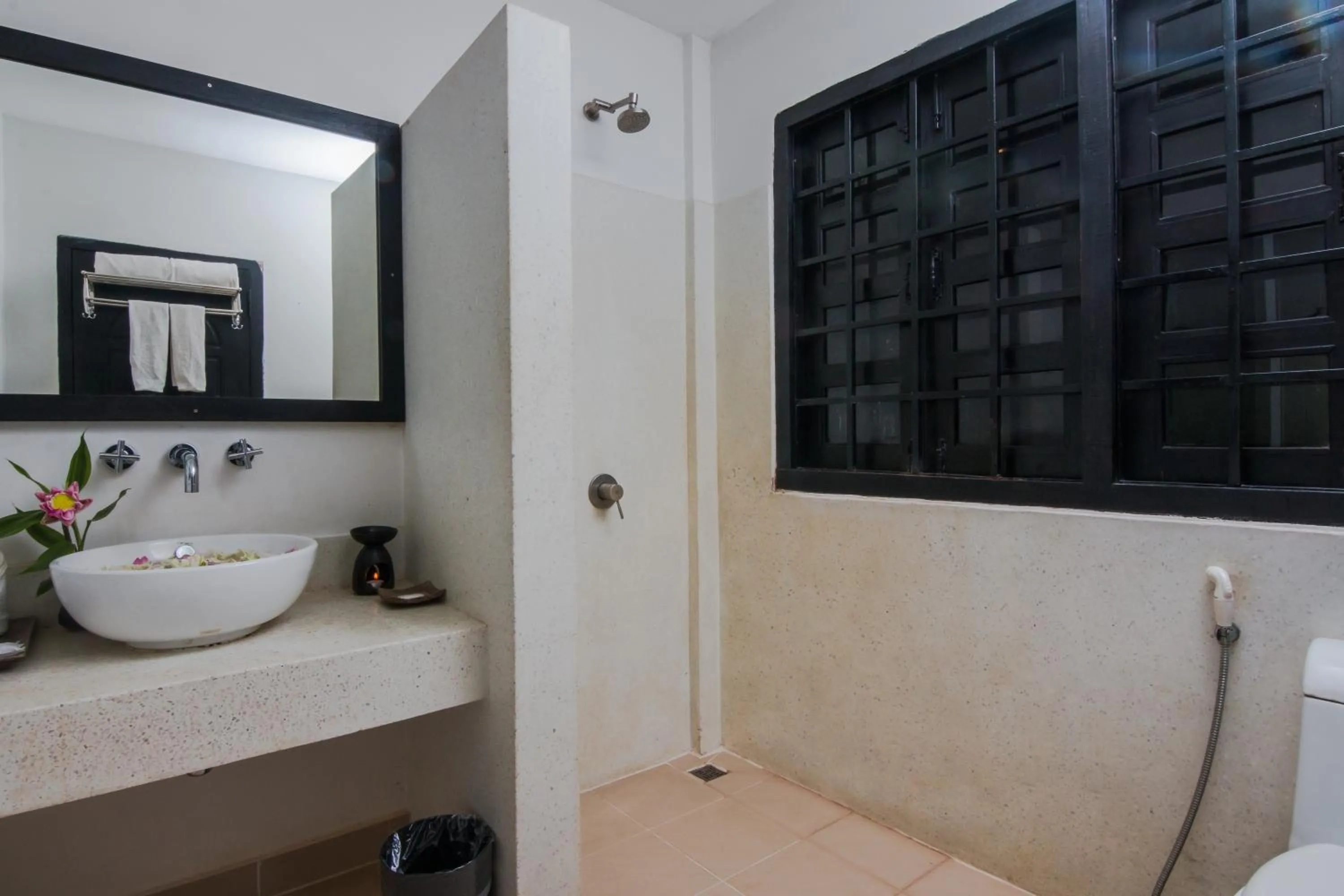 Bathroom in Apsara Centrepole Hotel