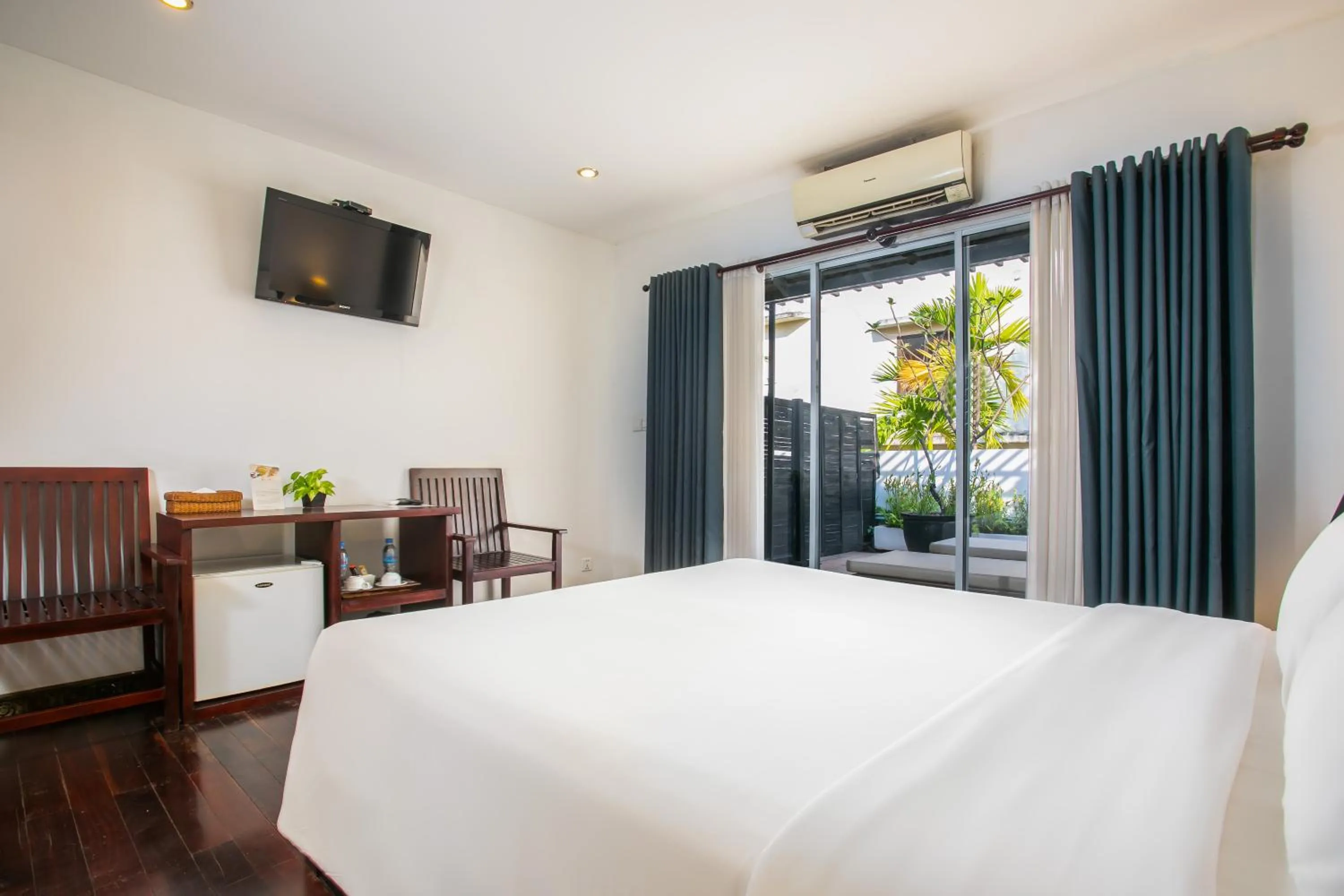 Bed in Apsara Centrepole Hotel