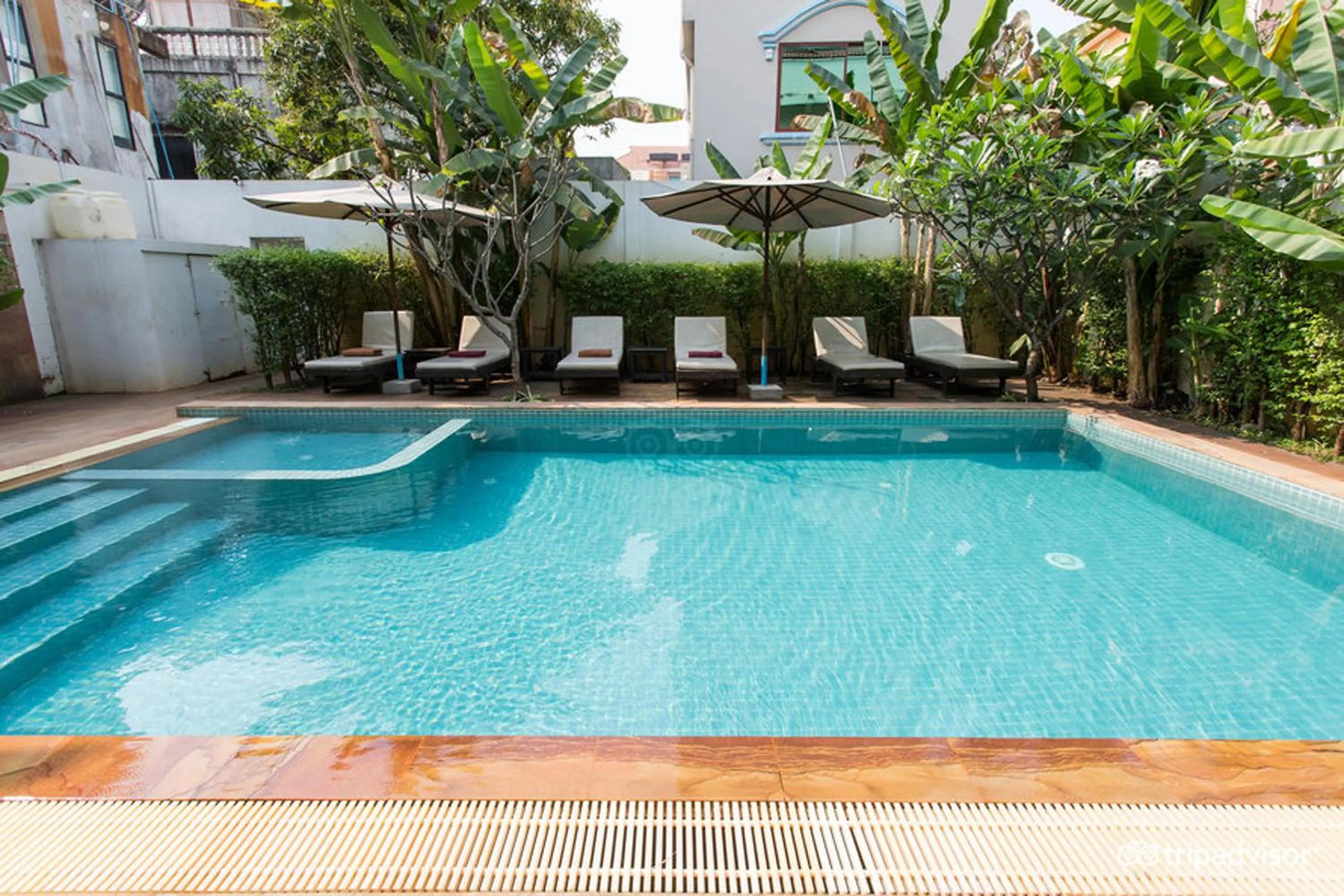Swimming pool in Apsara Centrepole Hotel