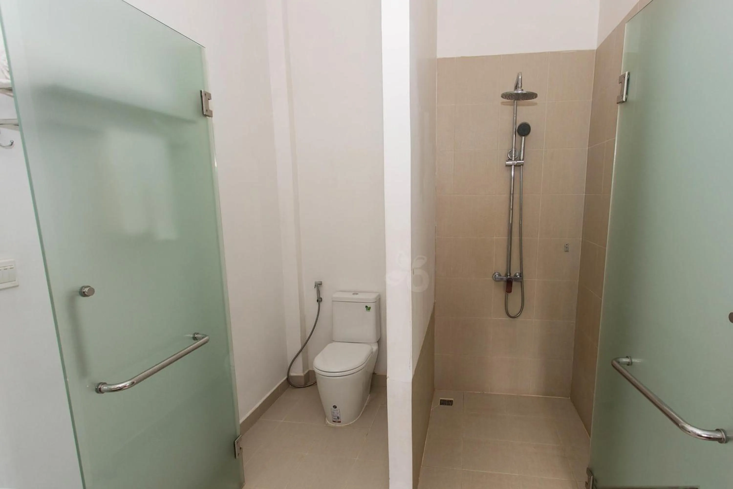 Toilet in Apsara Centrepole Hotel