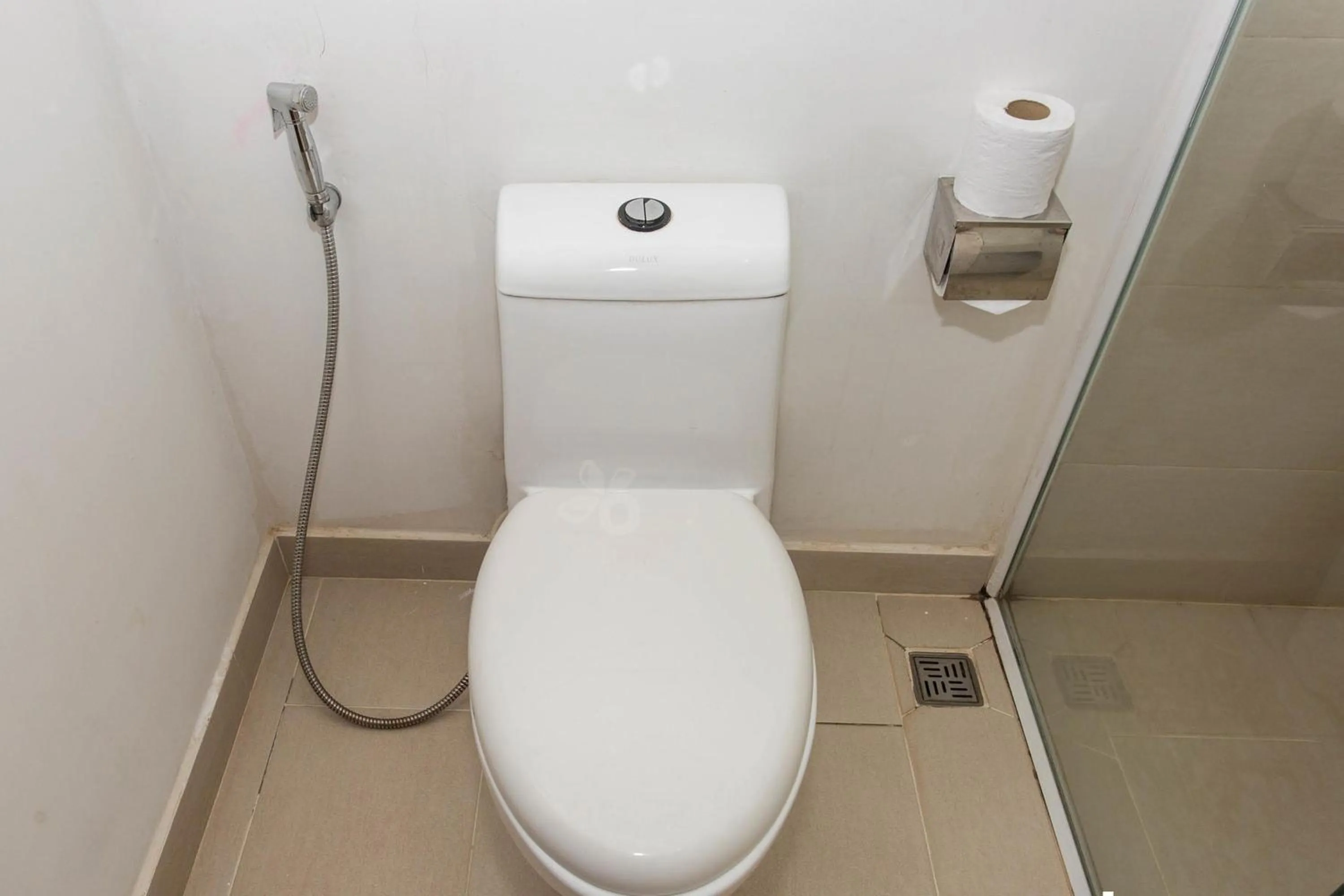 Toilet in Apsara Centrepole Hotel