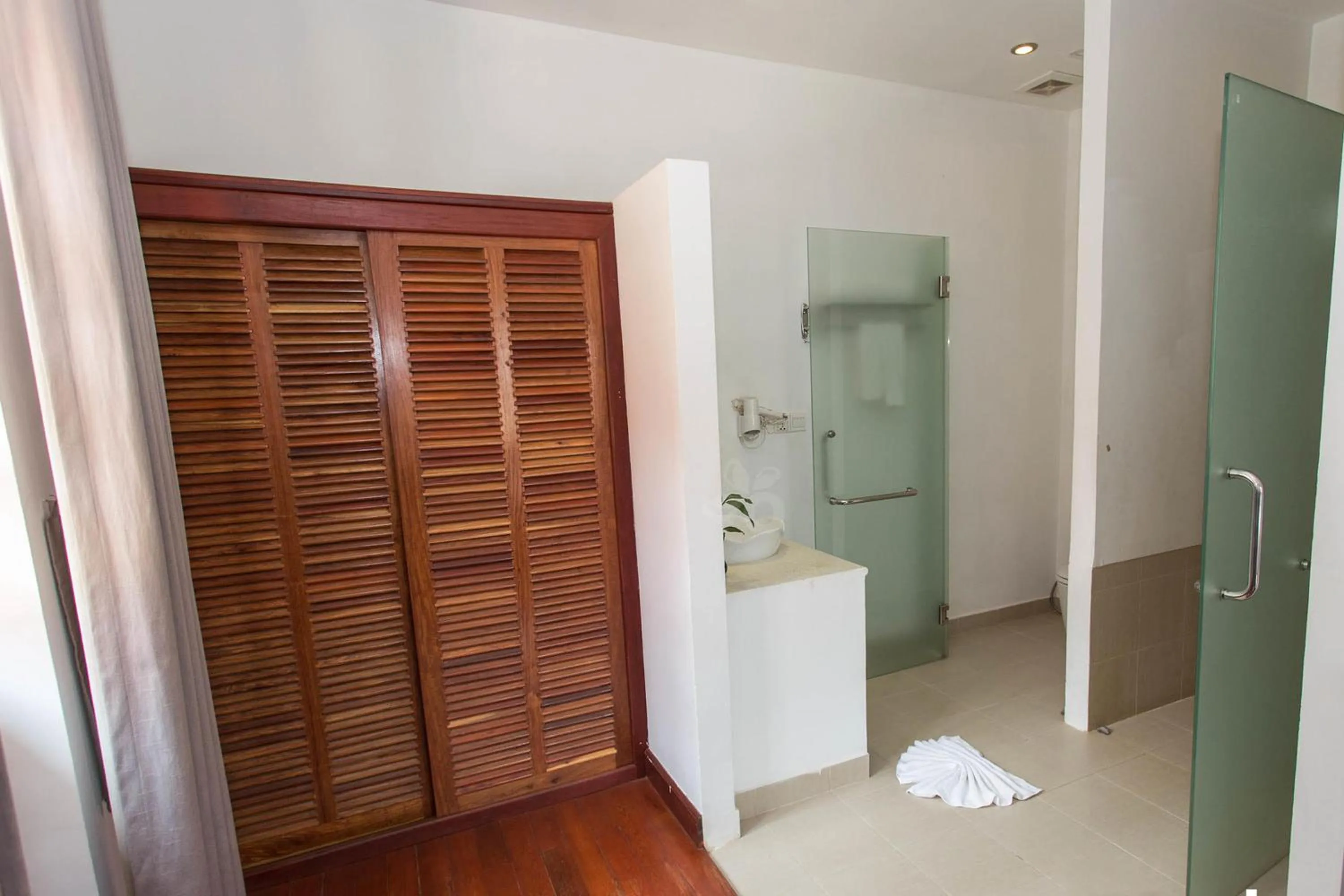 Bathroom in Apsara Centrepole Hotel